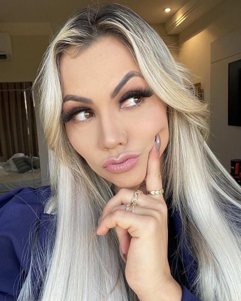 Vivi Winkler's biography: age, height
