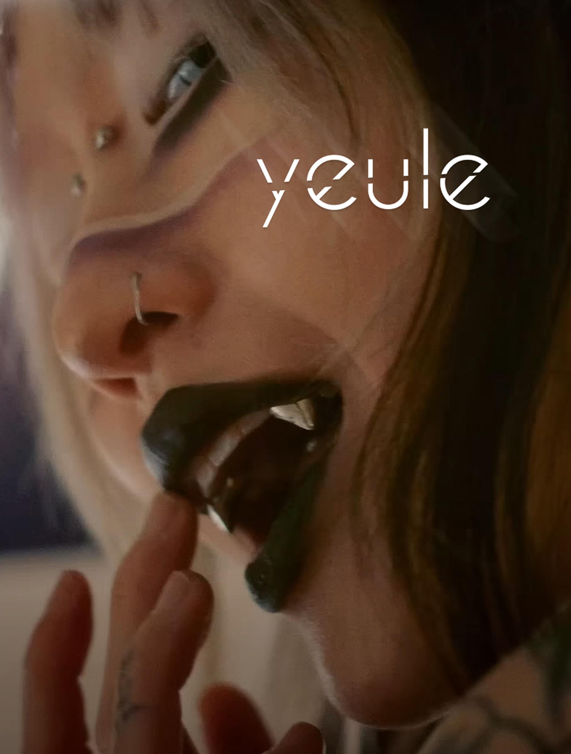 Yeule wallpaper and Phone lock