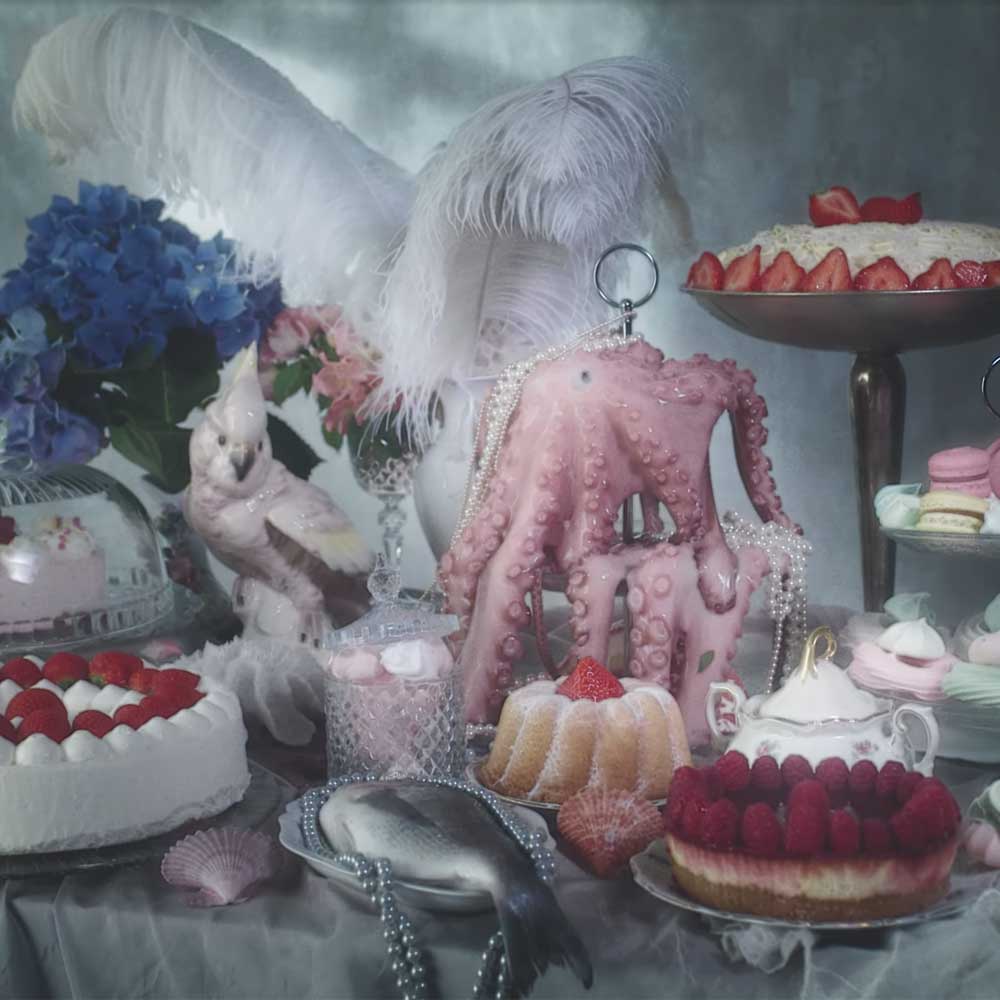 yeule: Pretty Bones HUNTING®