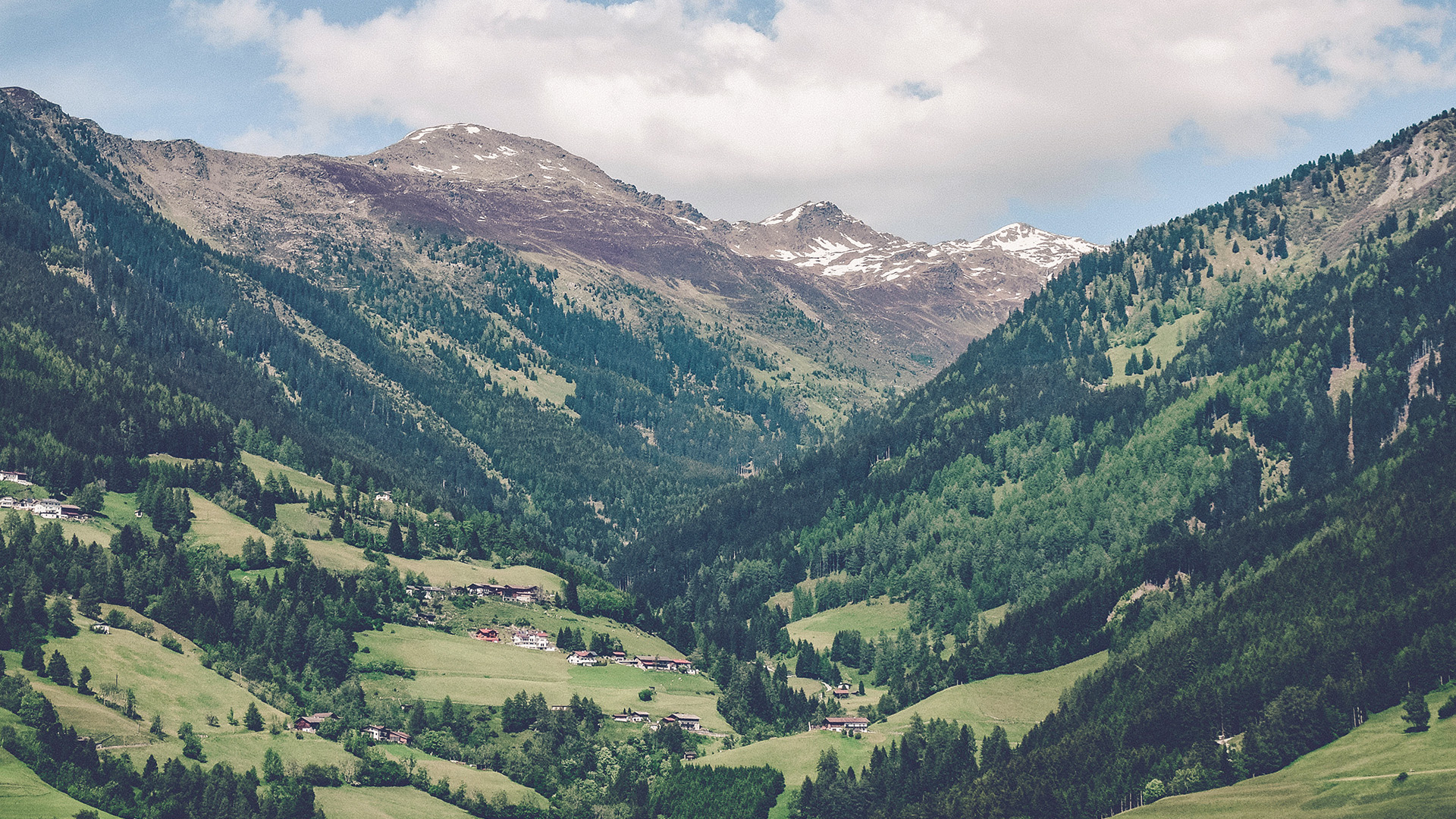 Summer Mountain Town Nature Green