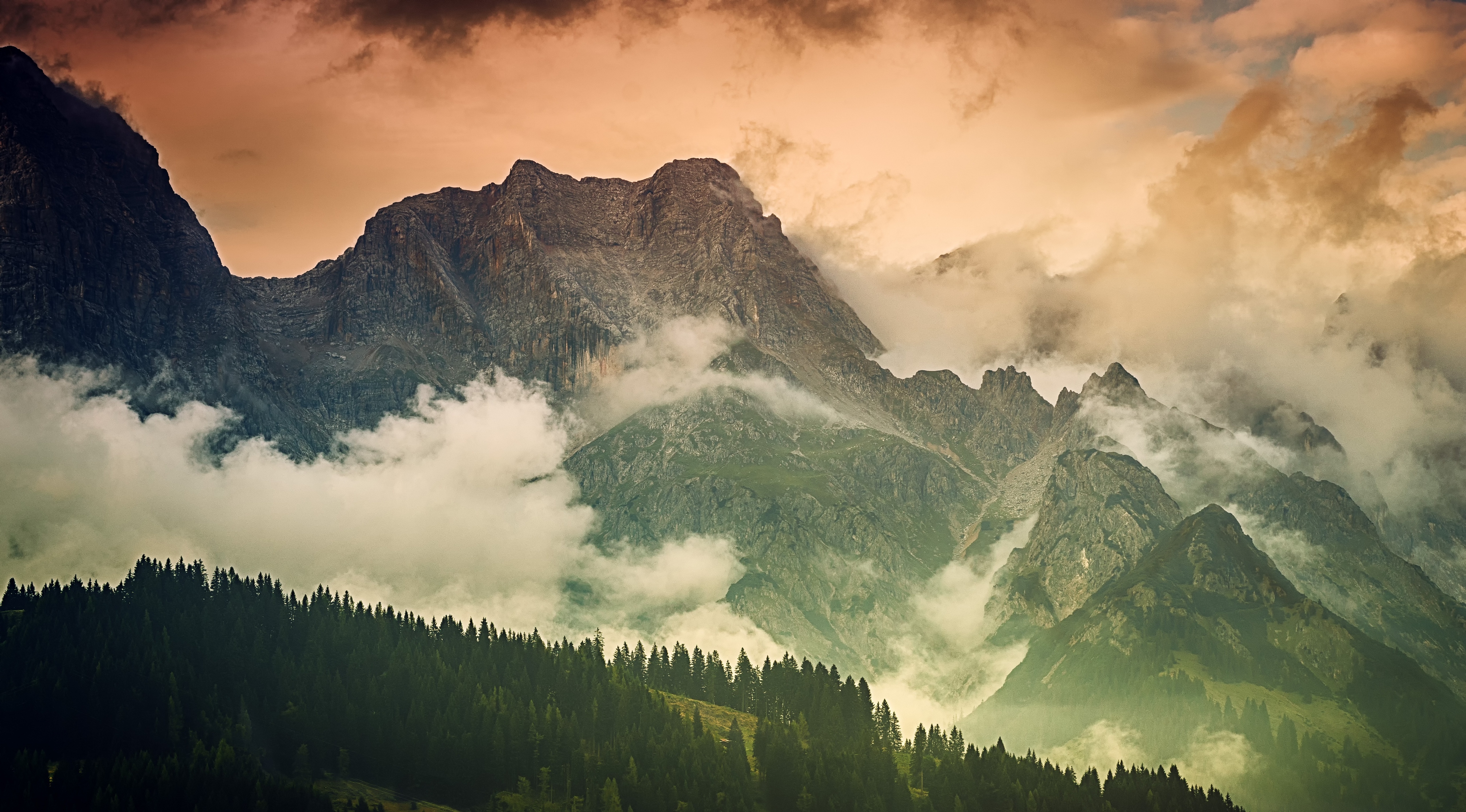 Download Bavarian Alps wallpaper