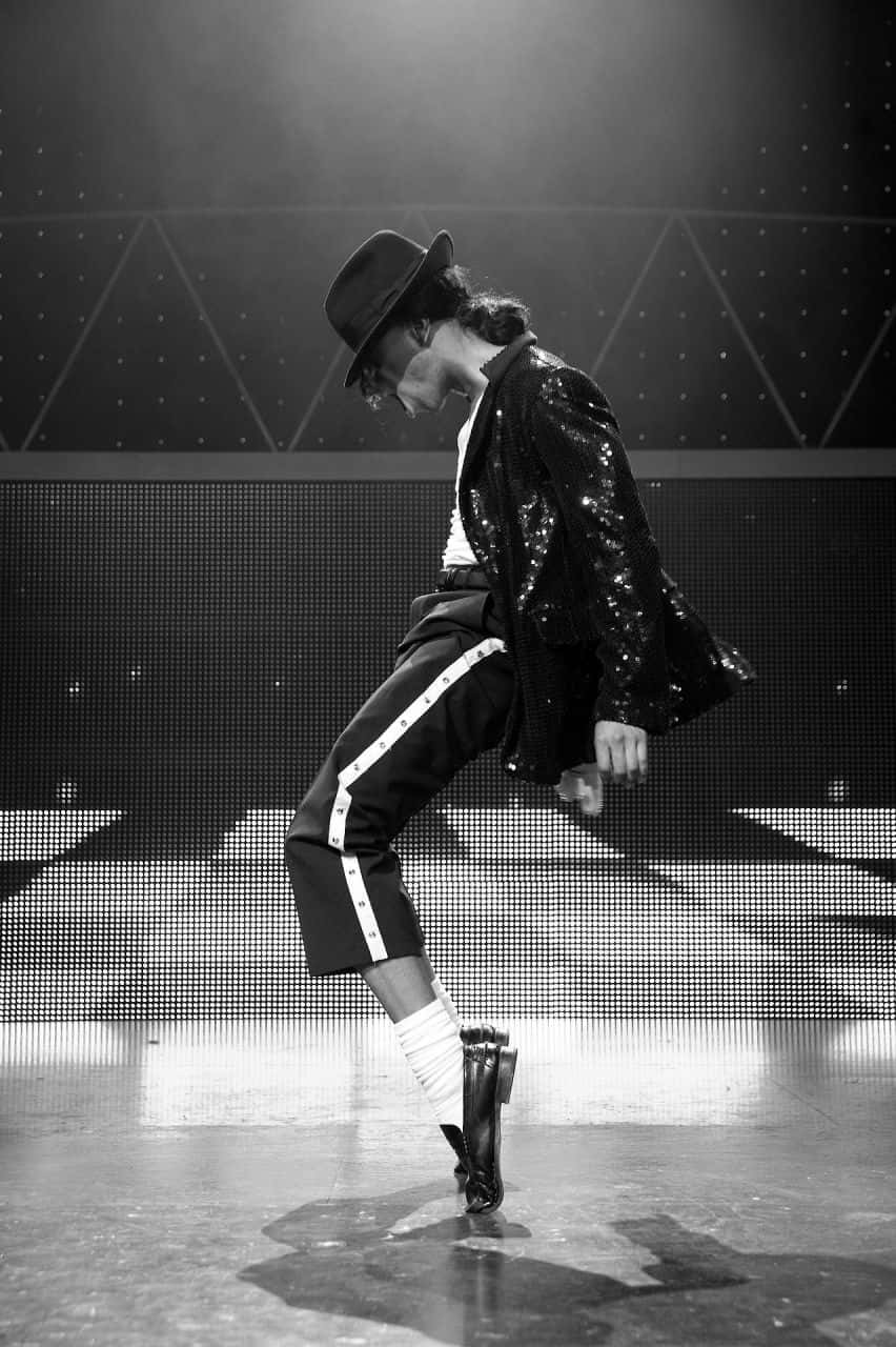 Download Get grooving to the King