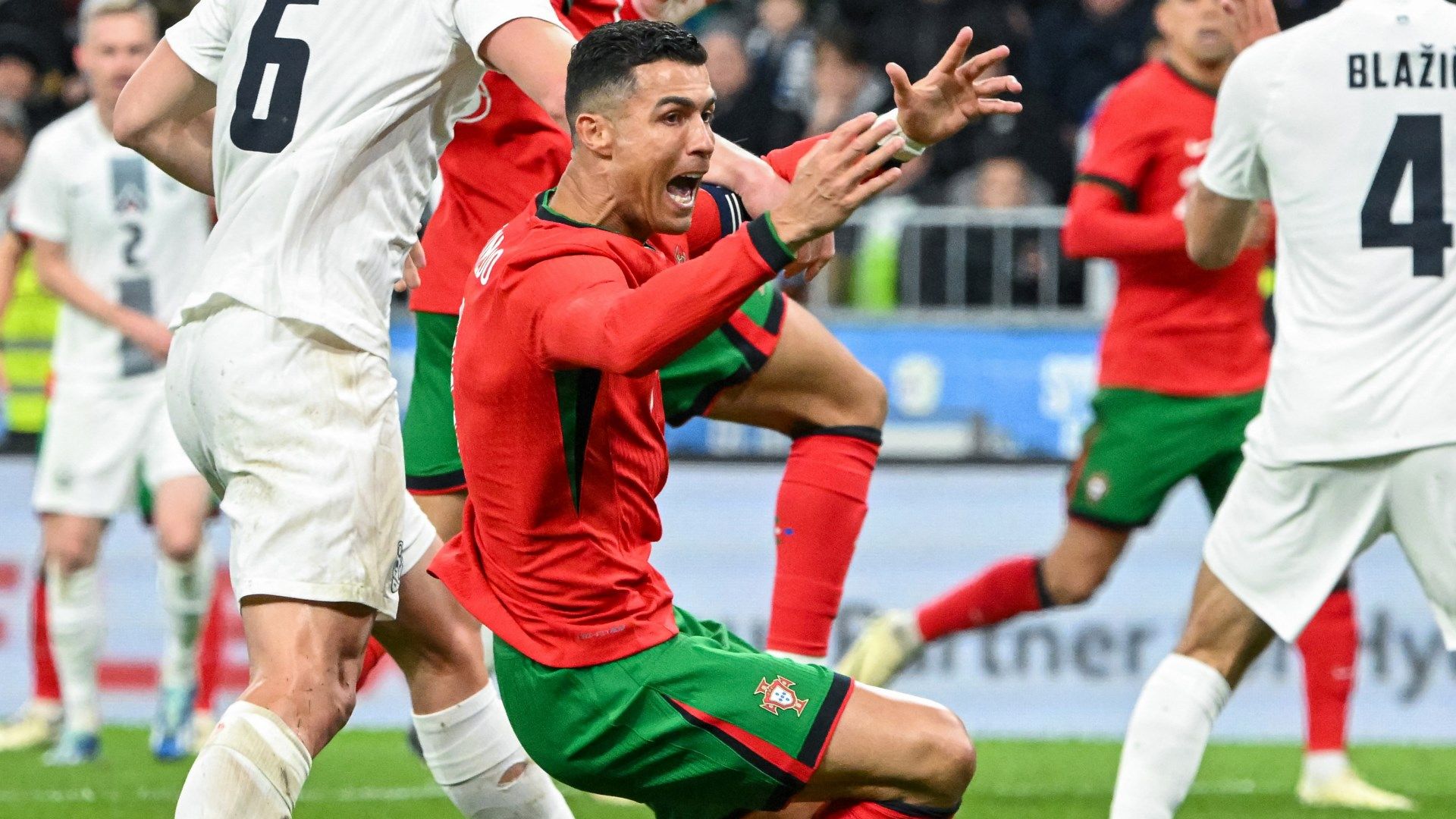 Portugal player ratings vs Slovenia