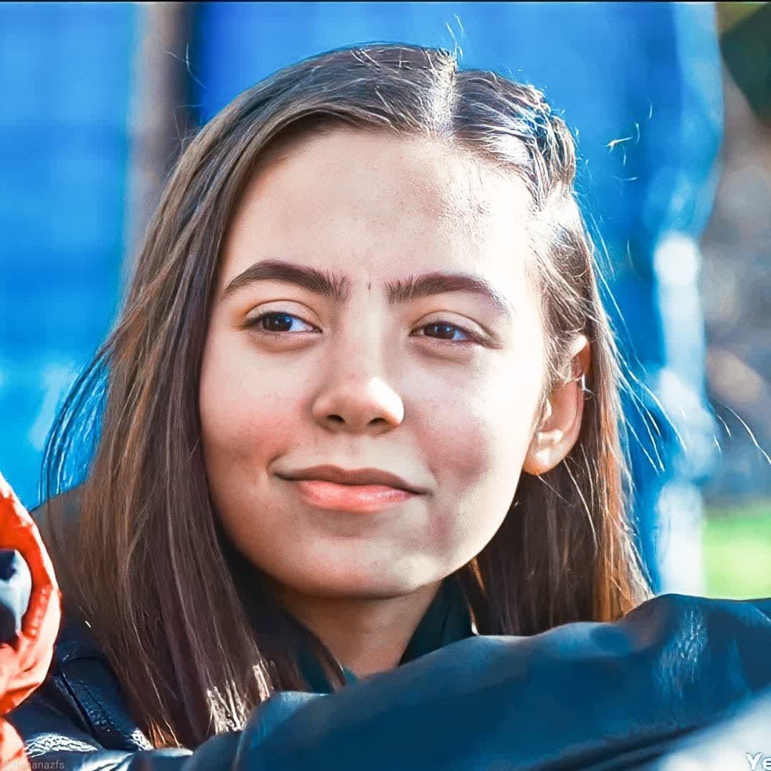 Tuana Naz Tiryaki. Leydi, Leyte, Sis