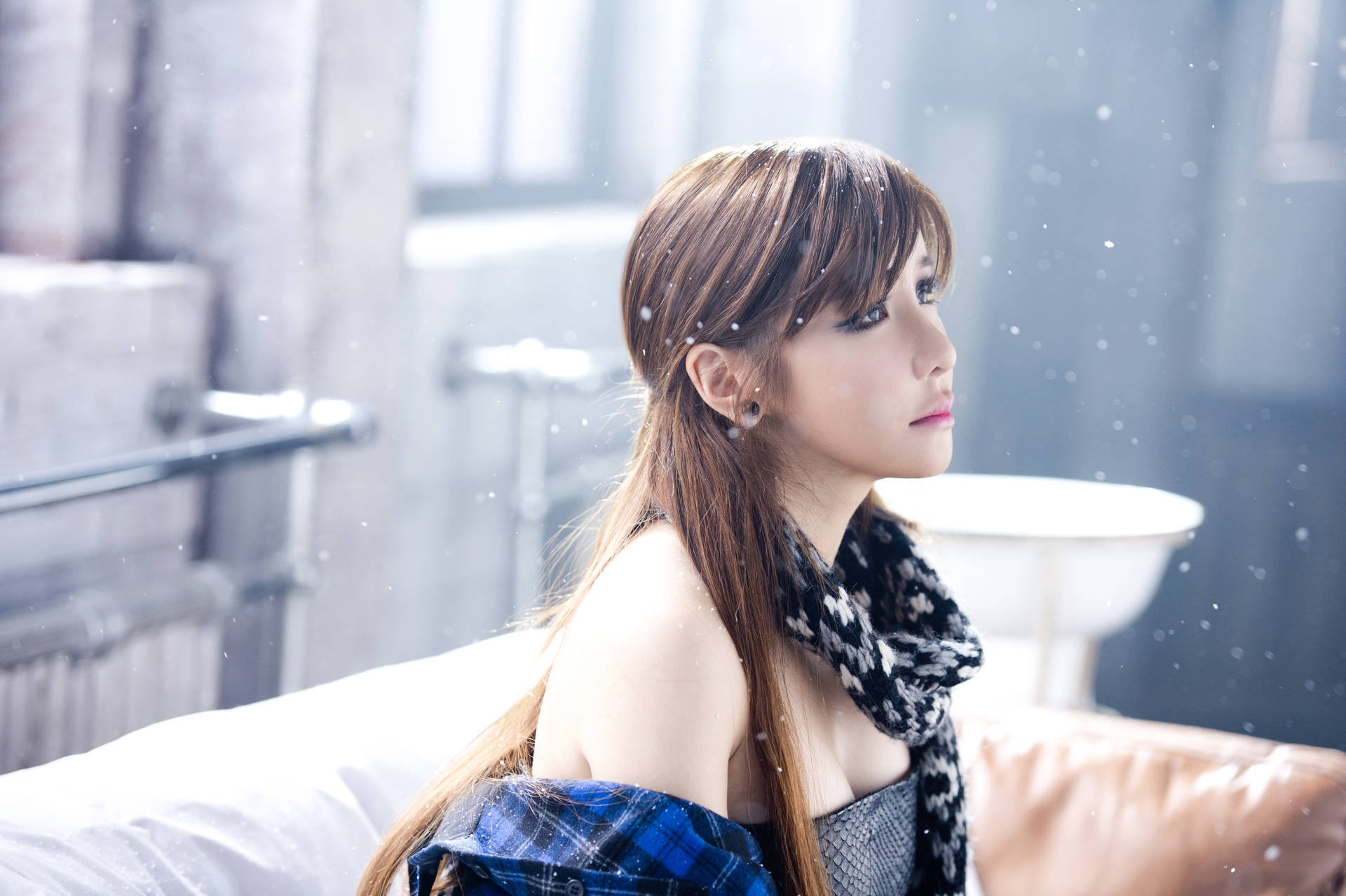 Download free 2ne1 Park Bom Side