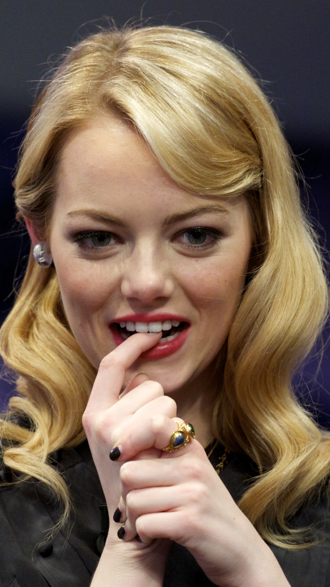 Celebrity Emma Stone Phone Wallpaper