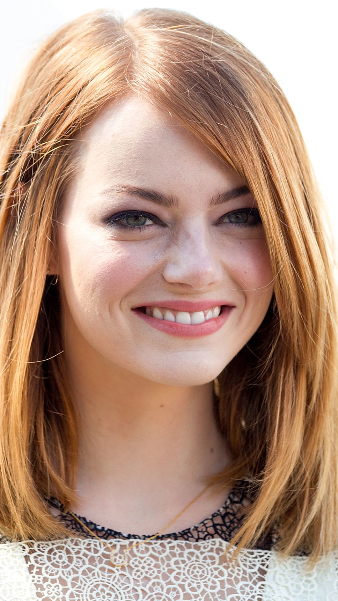 Celebrity Emma Stone Phone Wallpaper