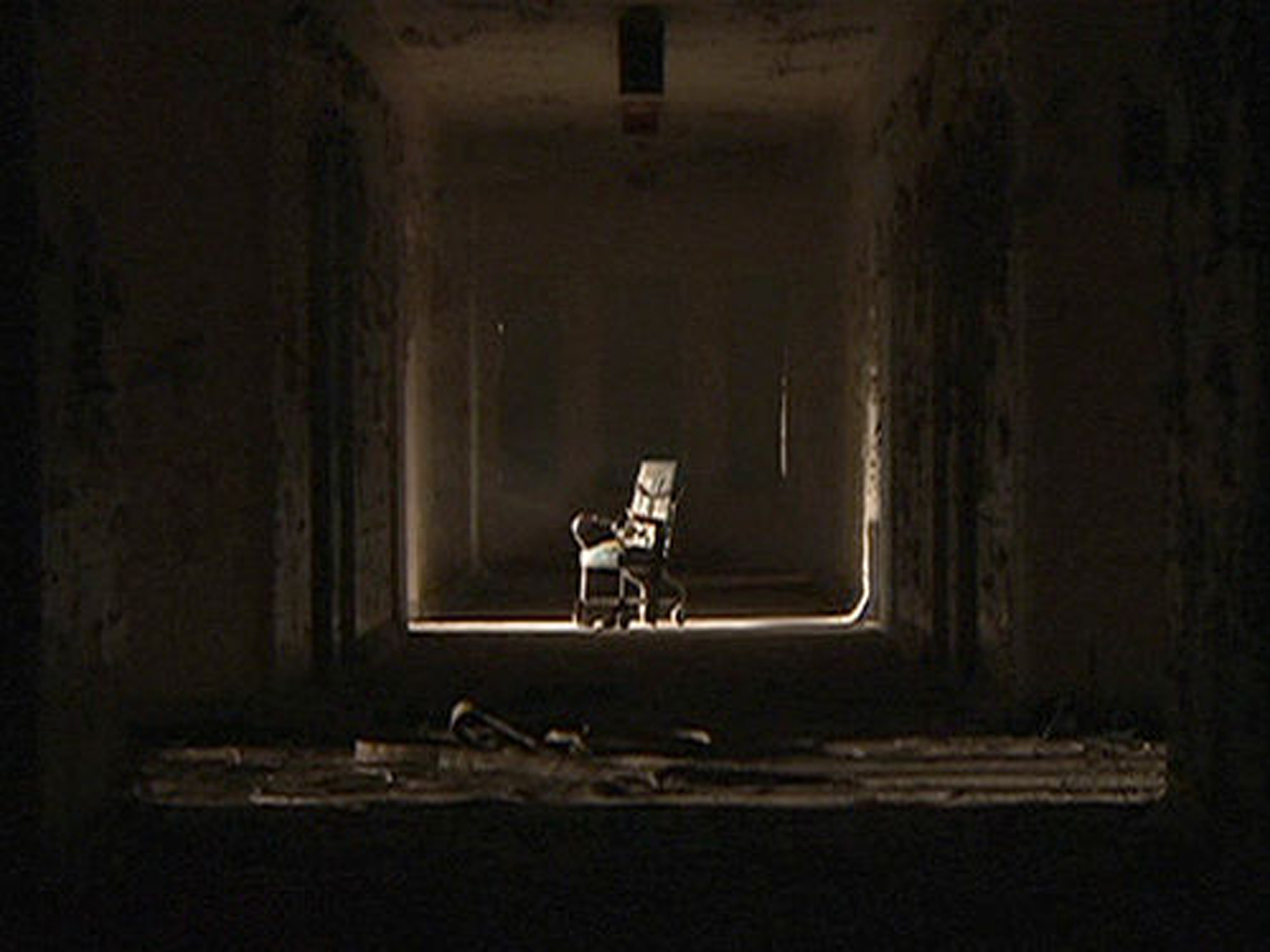 Retro Review: Session 9. The Living Dread