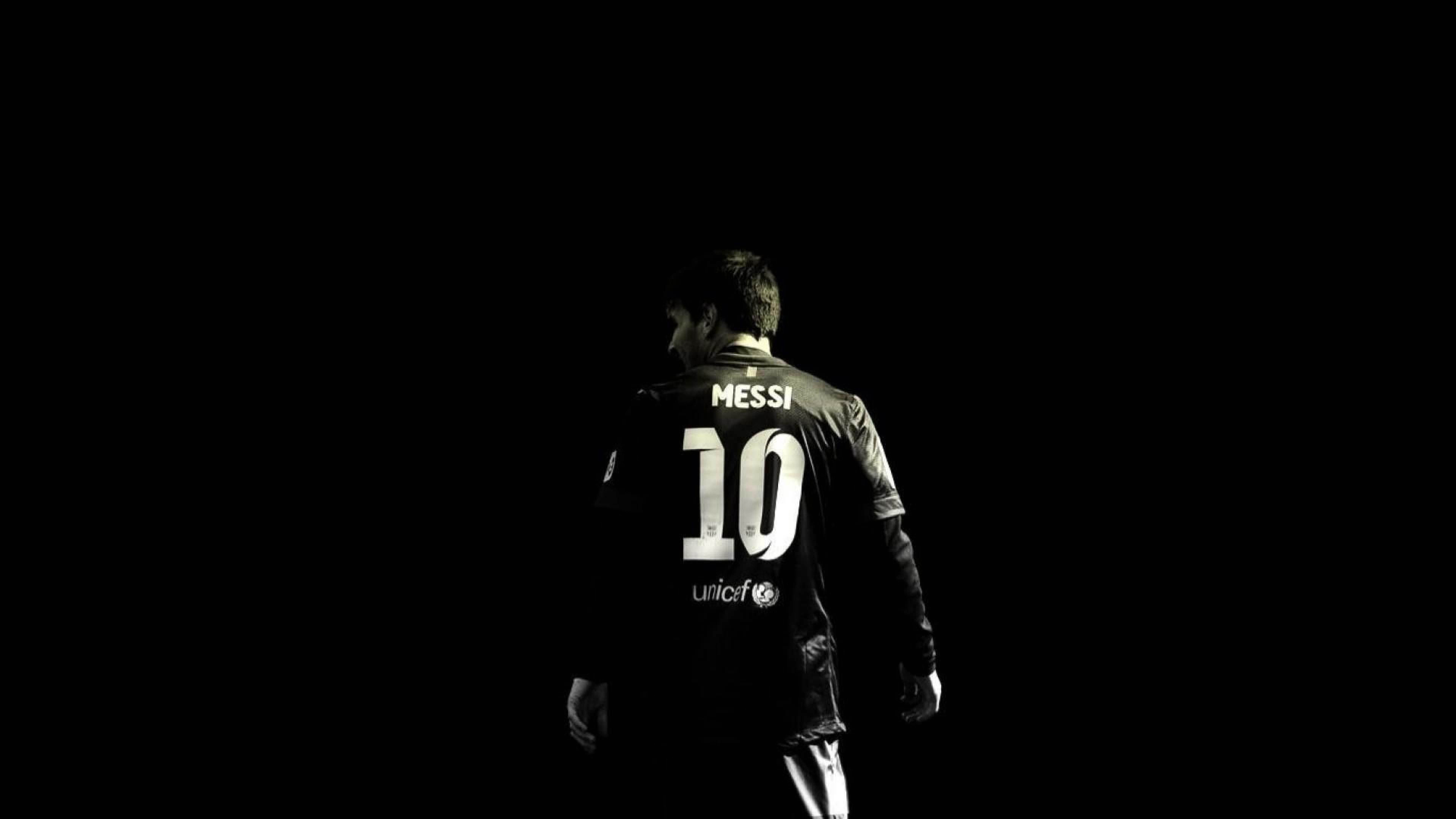 Lionel Messi: Dark Wallpaper 8K