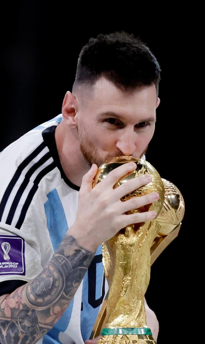 Download wallpaper kiss, kiss, Lionel