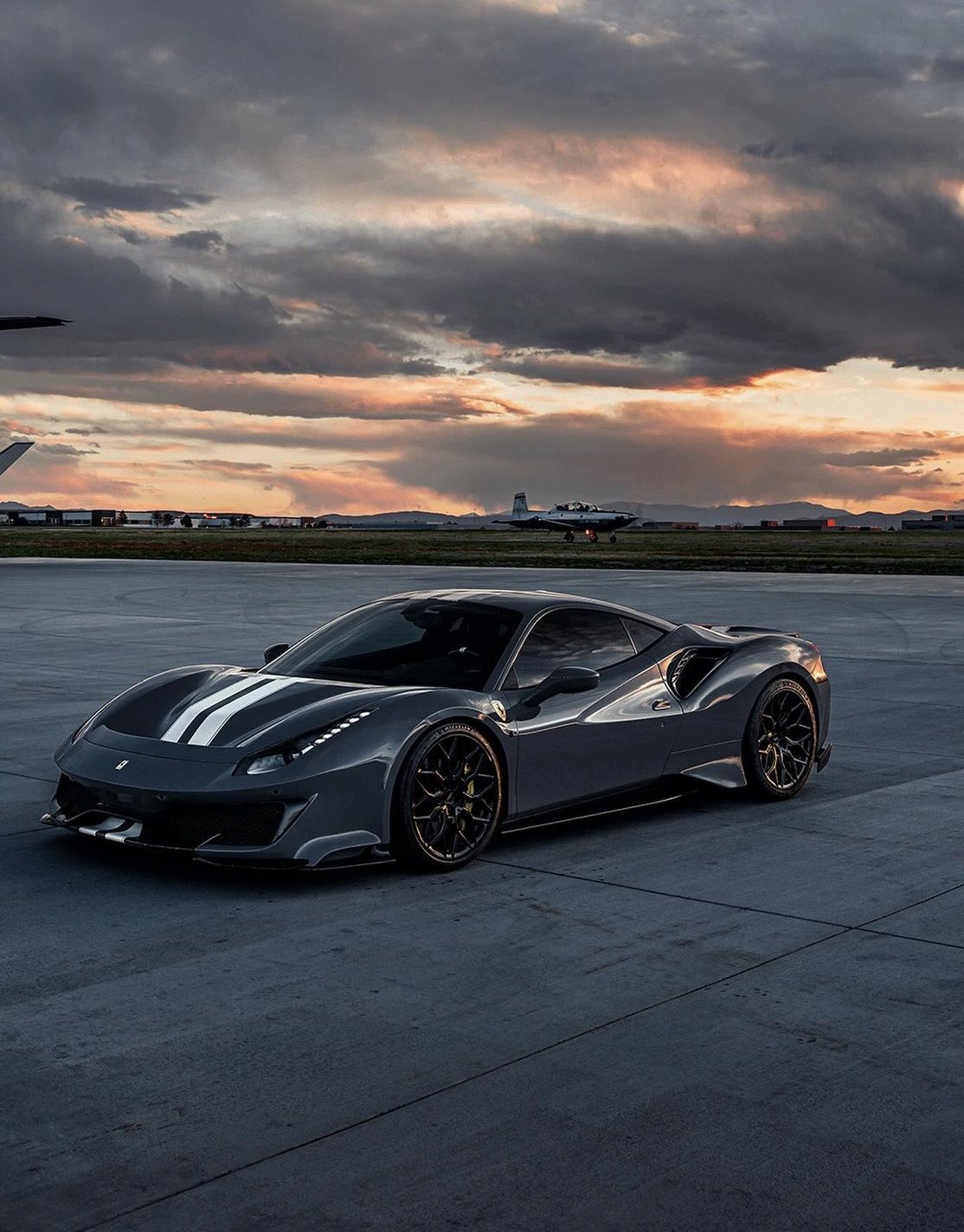 LUX Lifestyle 488 Pista