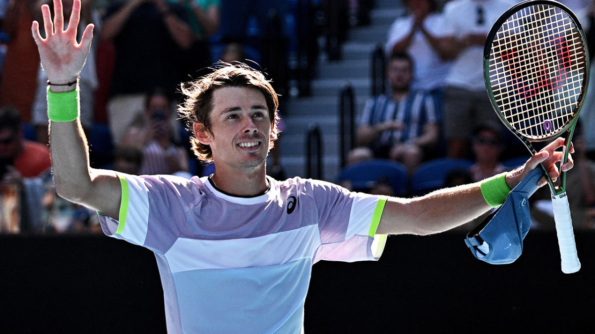 Alex de Minaur's 'insane' display sends