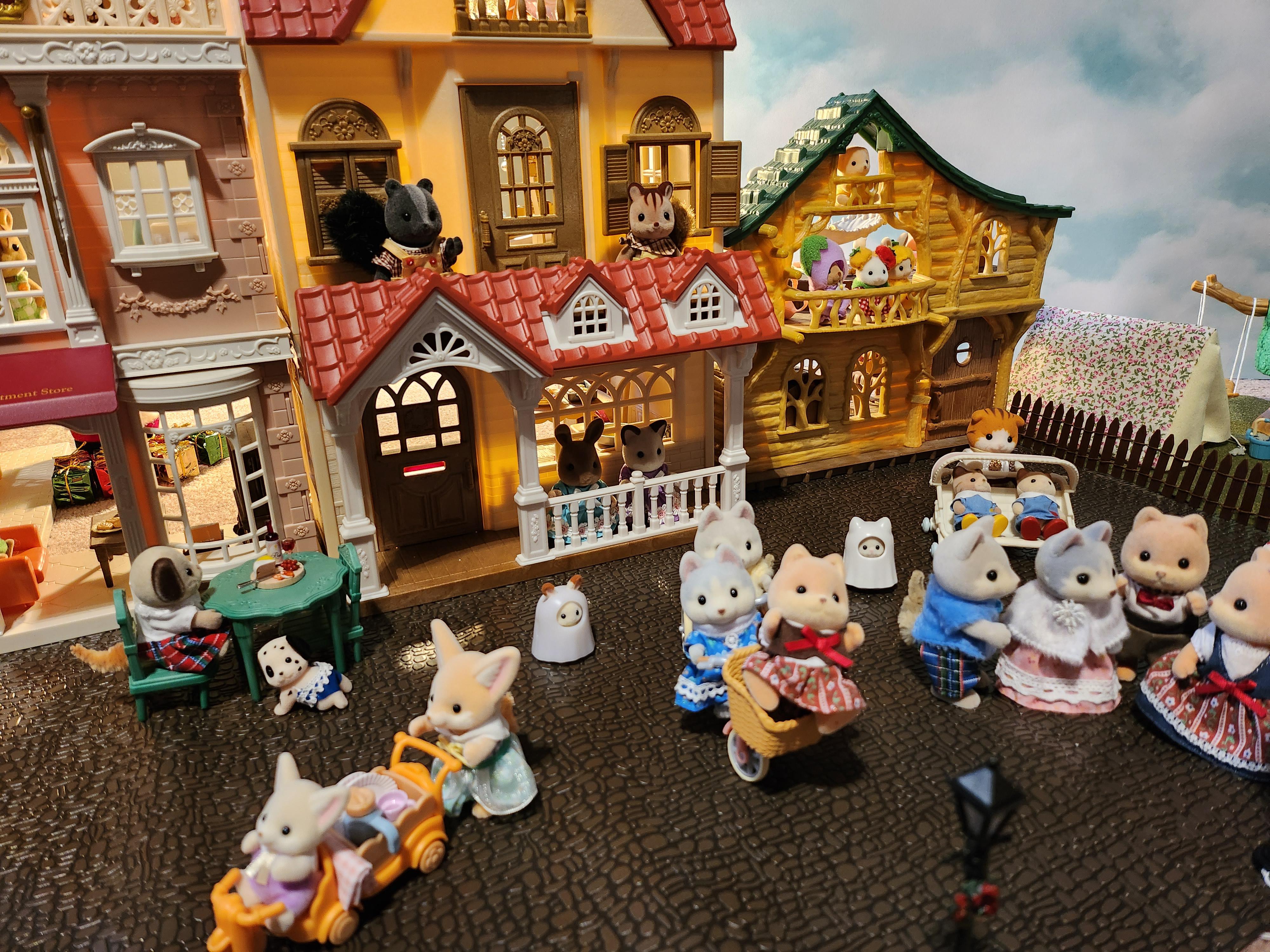 Here's some Calico Critter pics! :), r