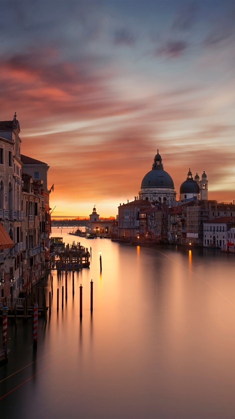 red sky, Venice, Italy 1920x1440 HD