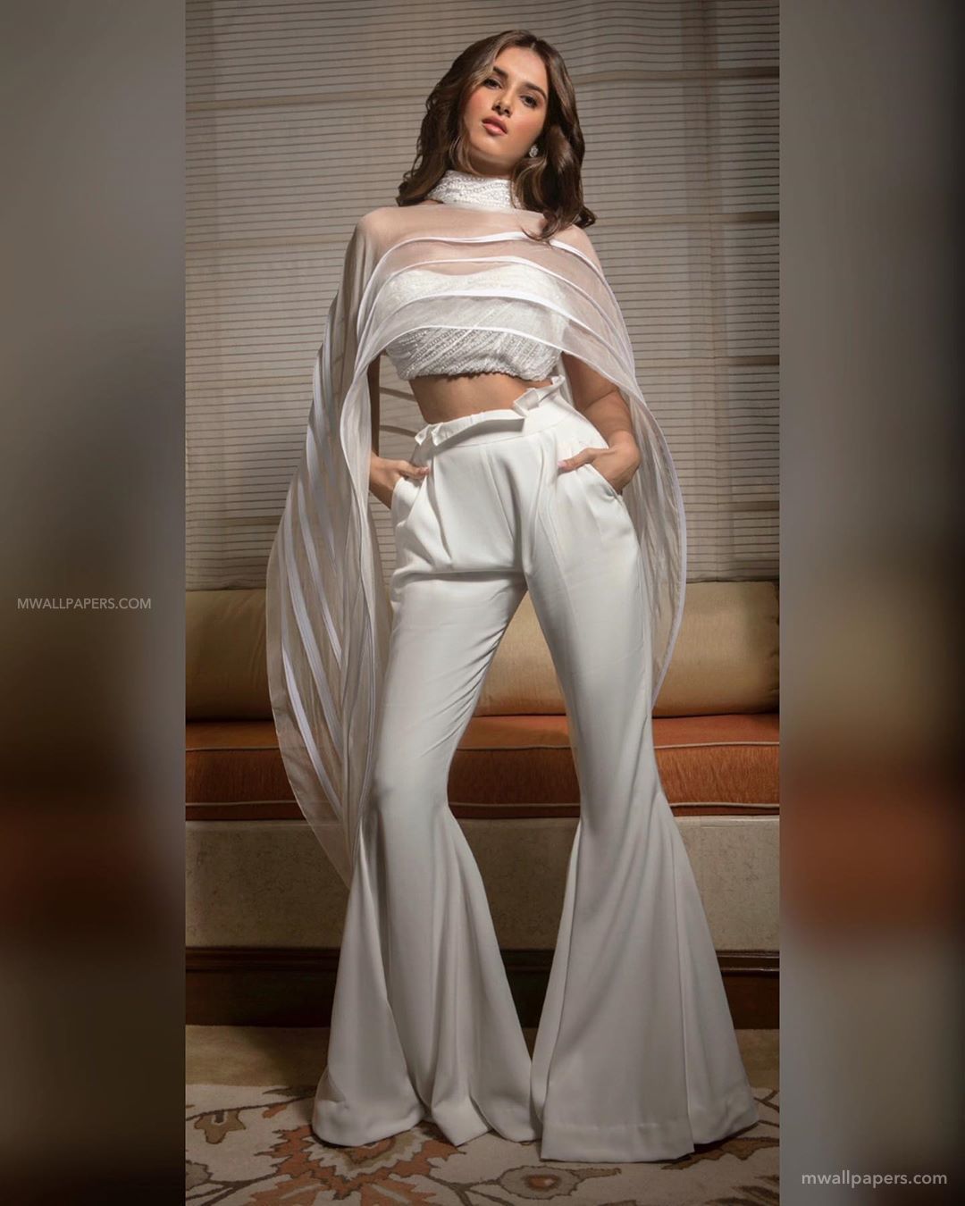 Tara Sutaria iPhone 6 HD Wallpaper