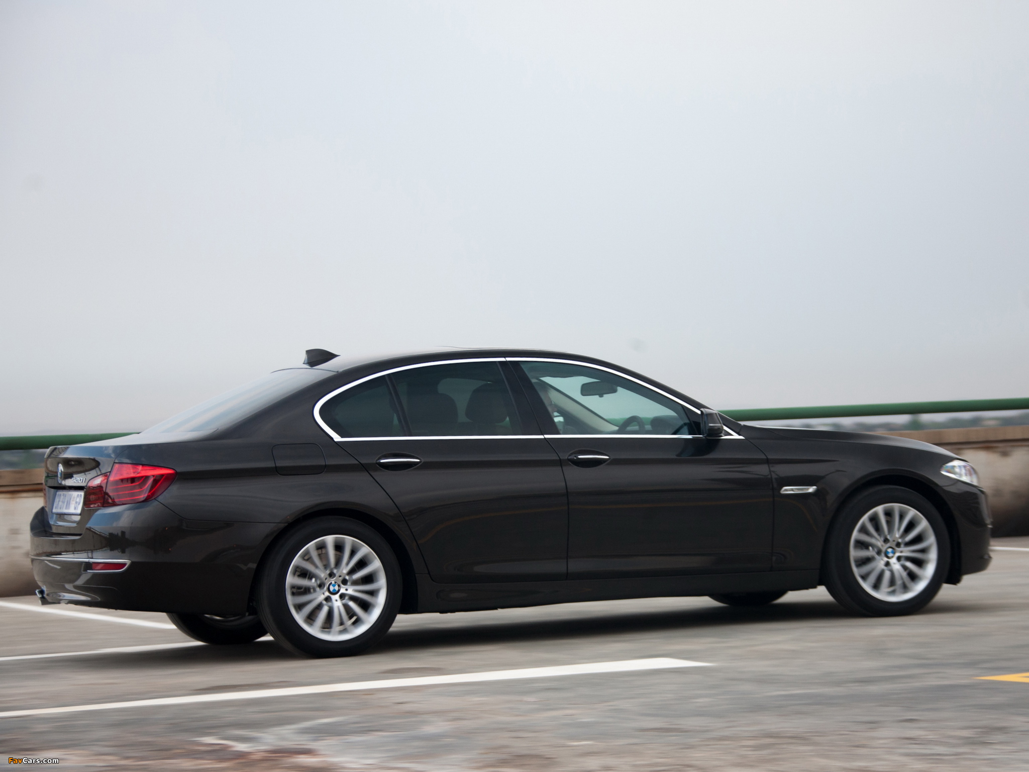 BMW 520i Sedan Luxury Line ZA Spec F10