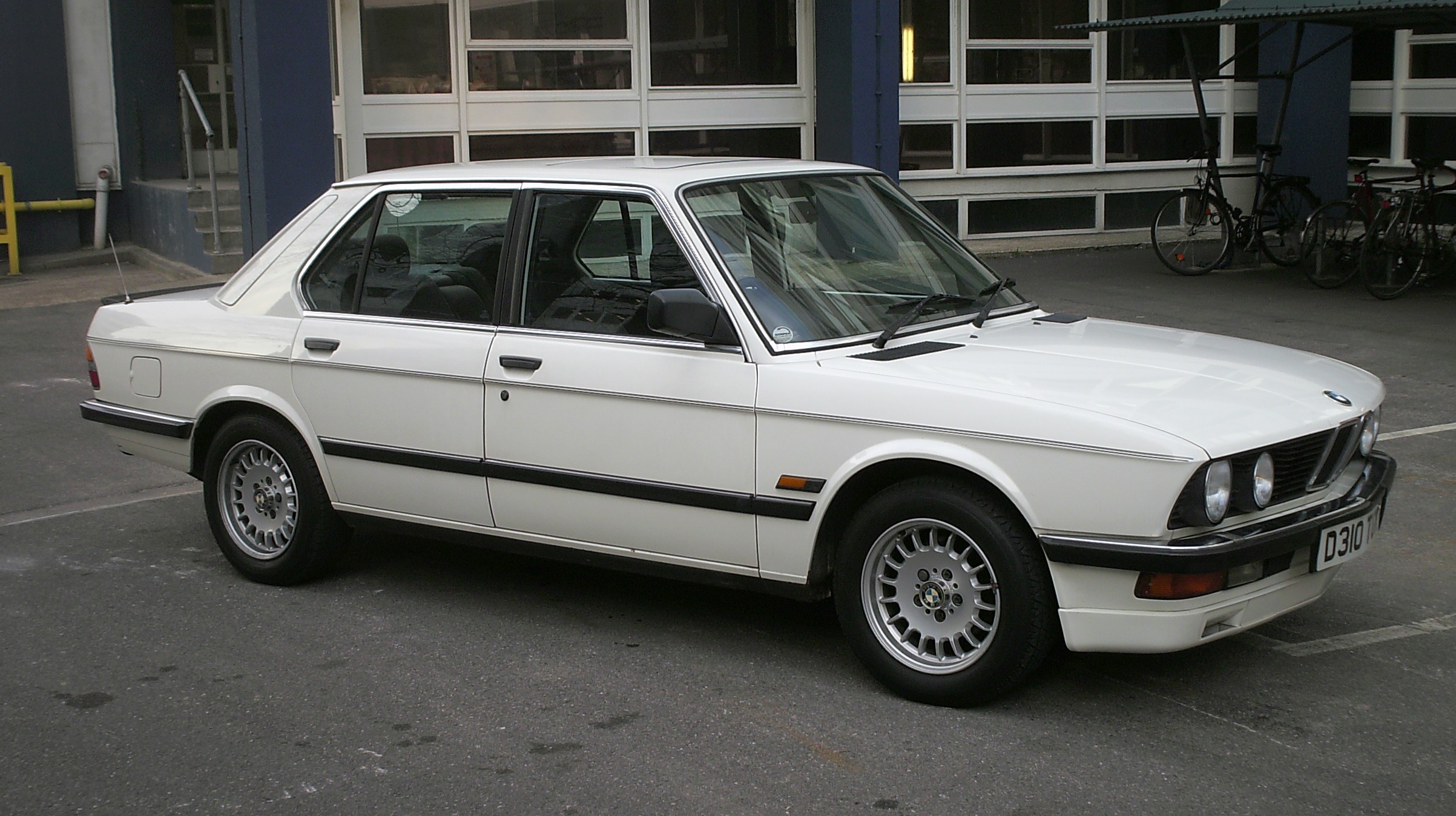 BMW 520i