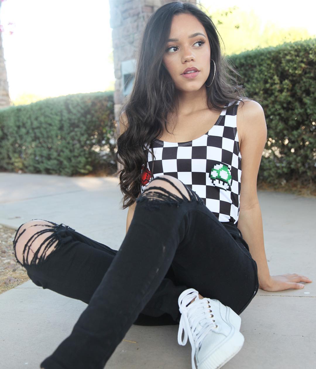 Jenna Ortega Wallpaper