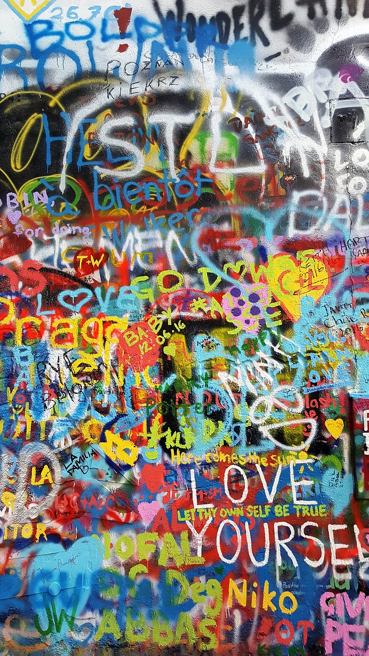 30,Free Lennon Wall & Wall Image