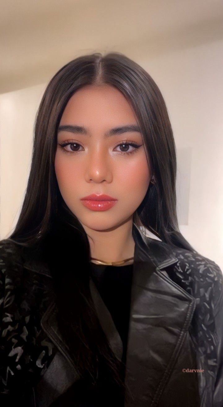 bini mikha lim. Celebrities, Model