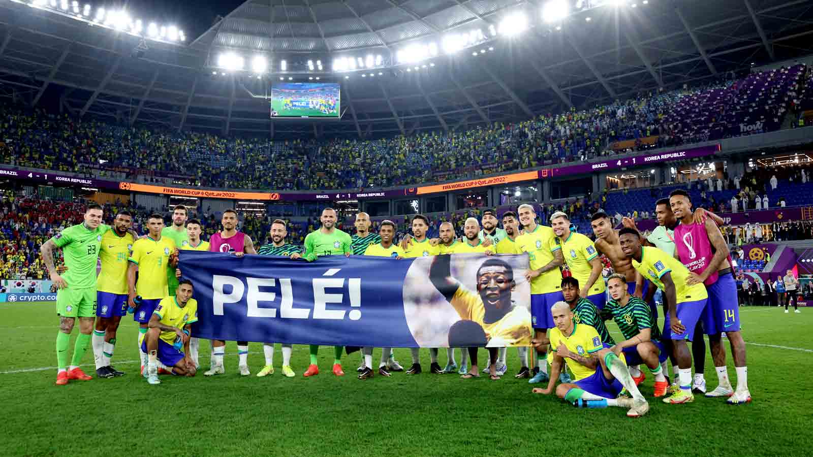 Pelé Honored By Brazilian National Team