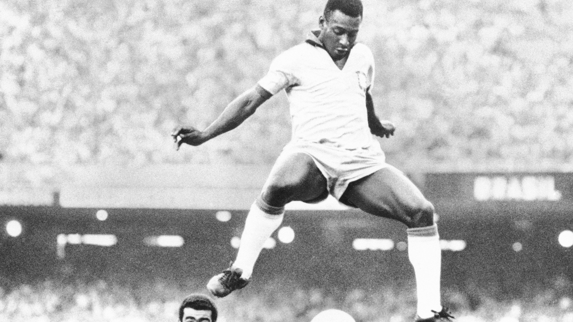 Pelé, Brazilian soccer legend, dies at