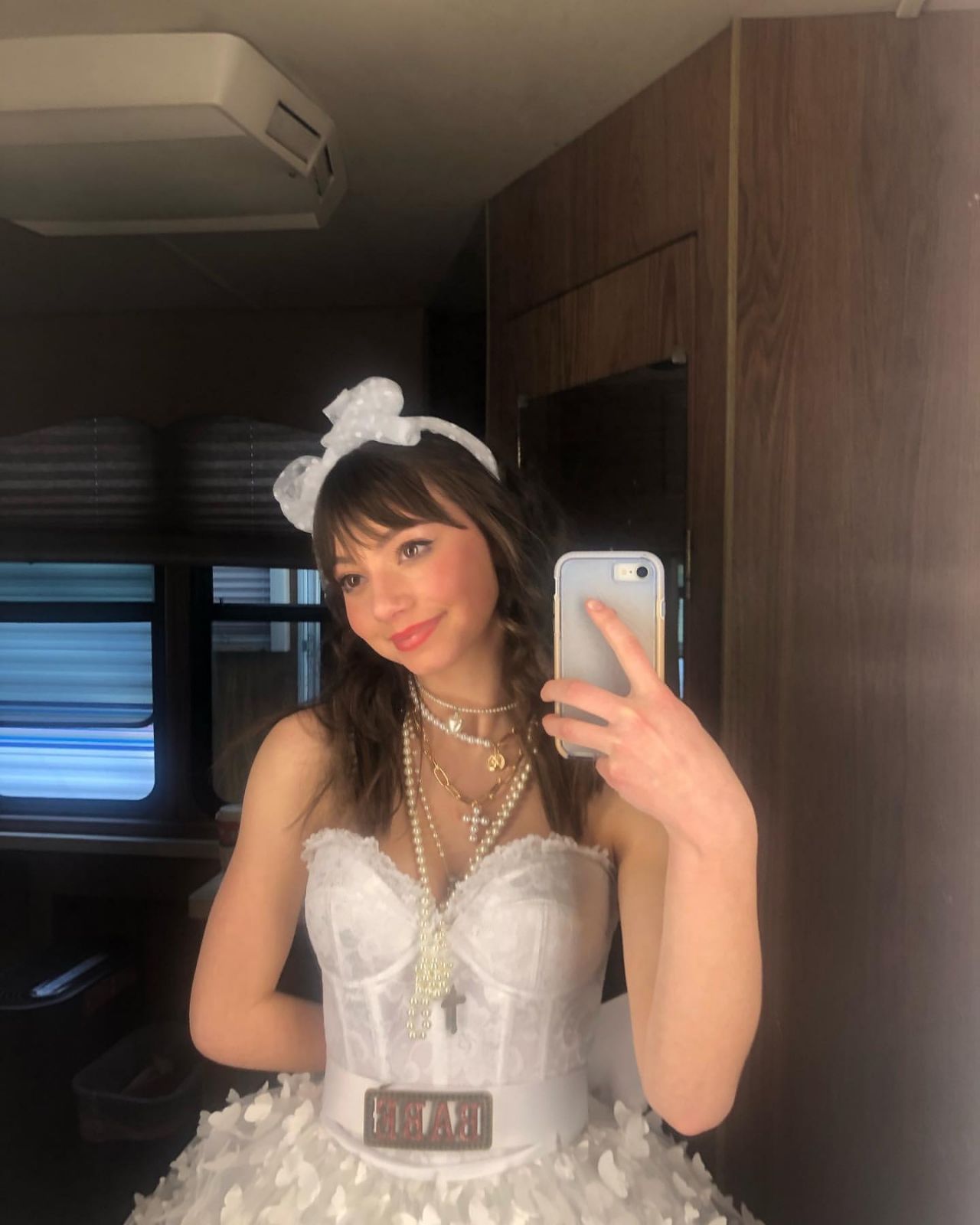 Lauren Donzis 03 06 2021 • CelebMafia