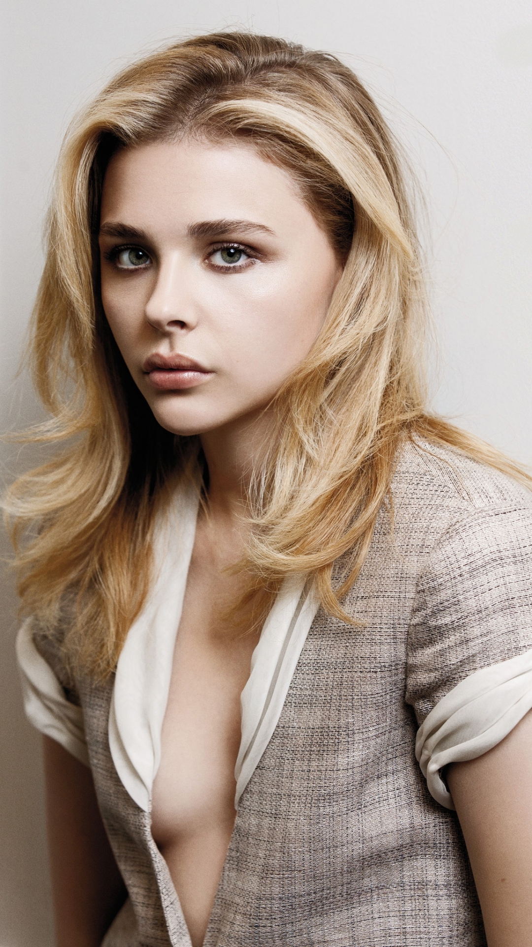 Mobile wallpaper: Celebrity, Chloë