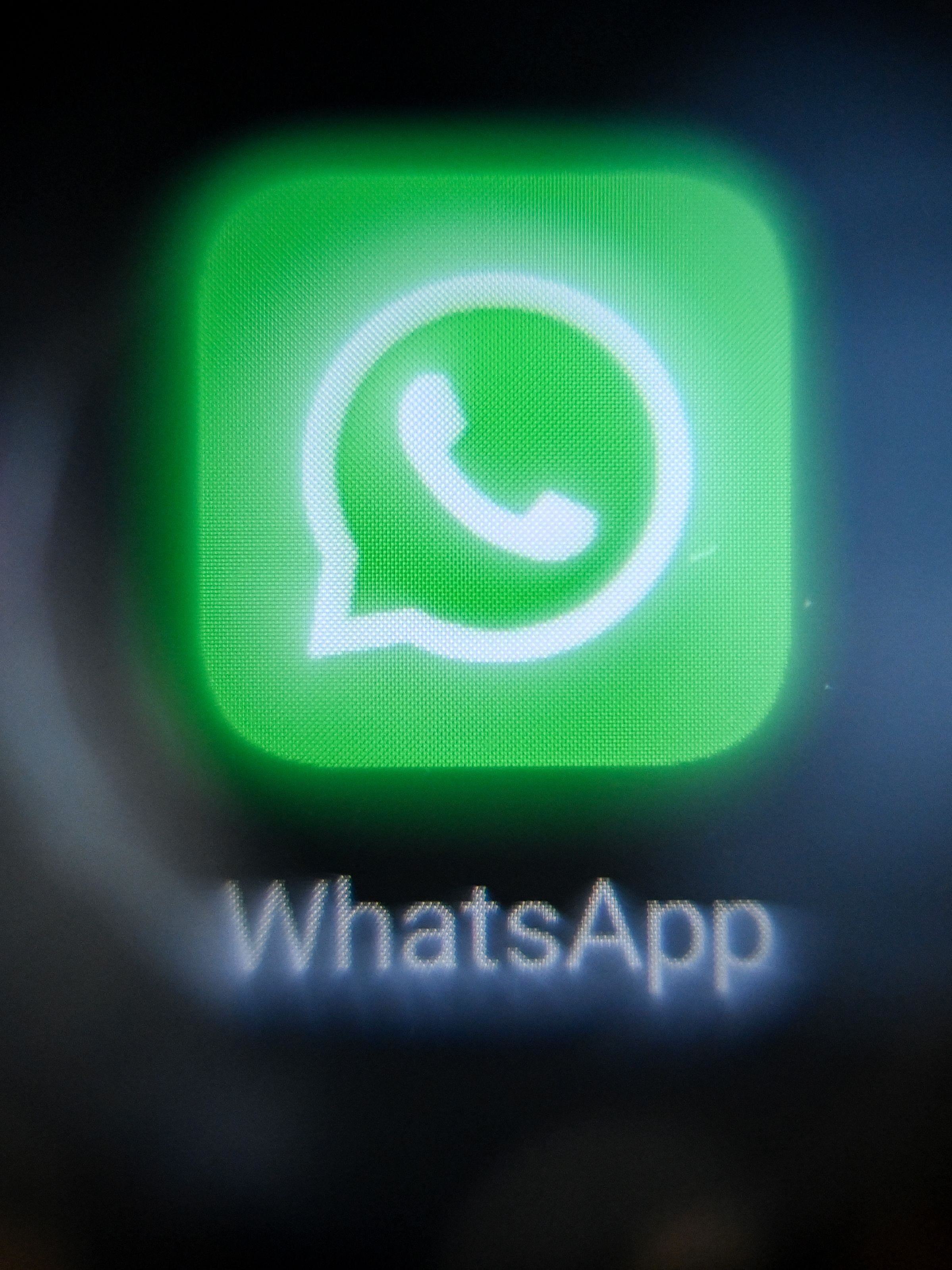 How to remove the WhatsApp doodle