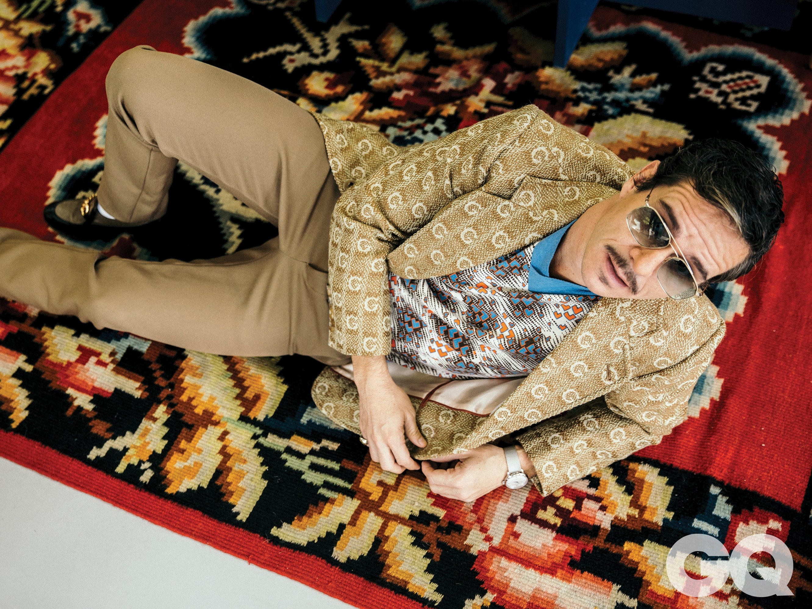 Tony Dalton conversa sobre sus planes