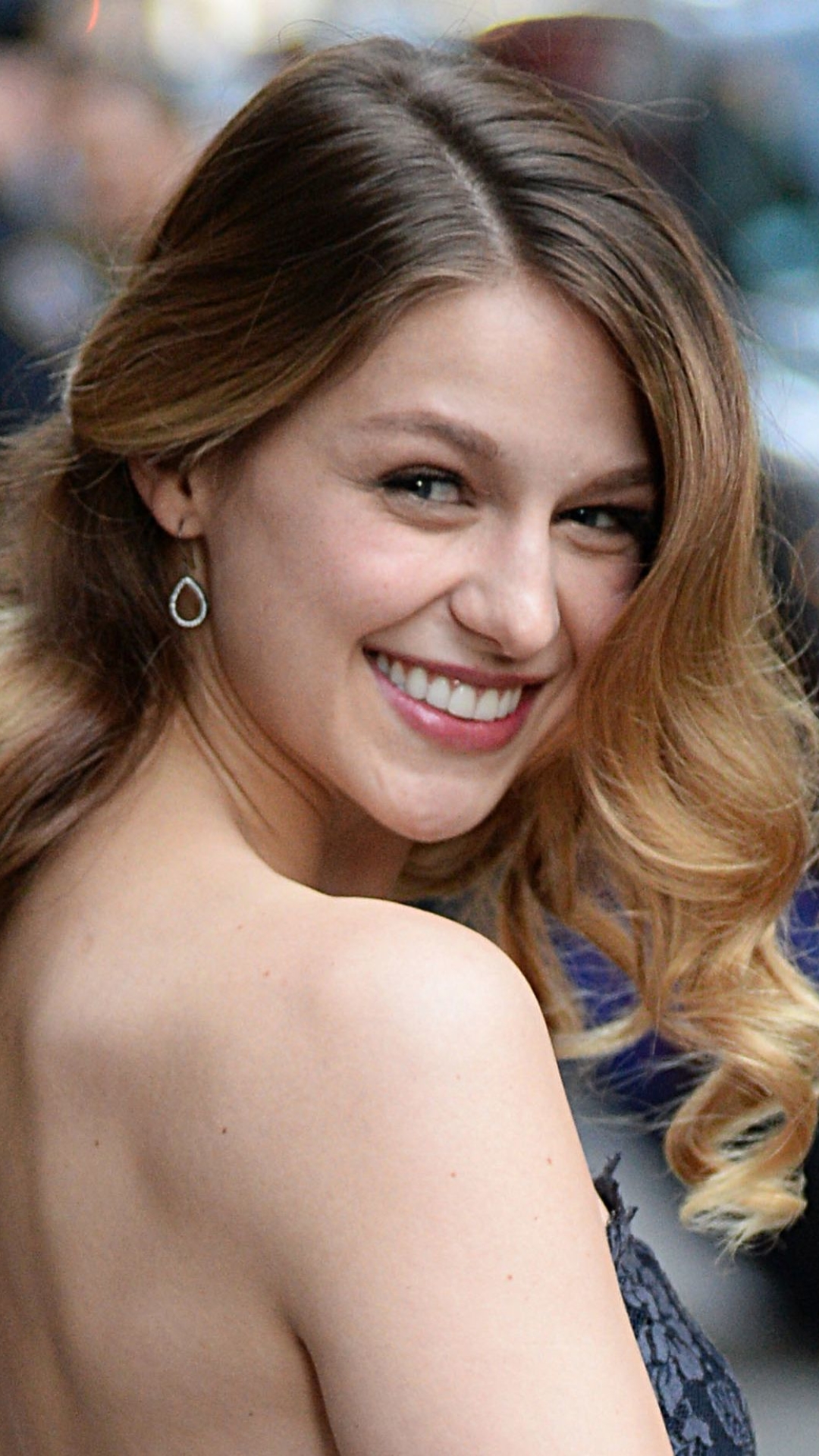 Download Earrings Smile Actress