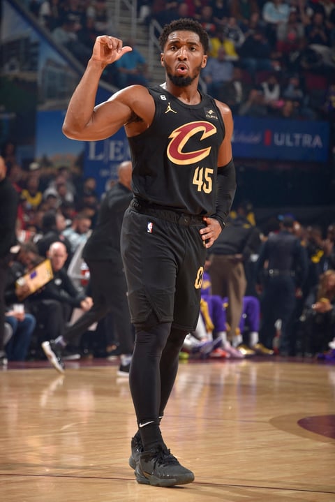 Mitchell, Cavs spoil James homecoming