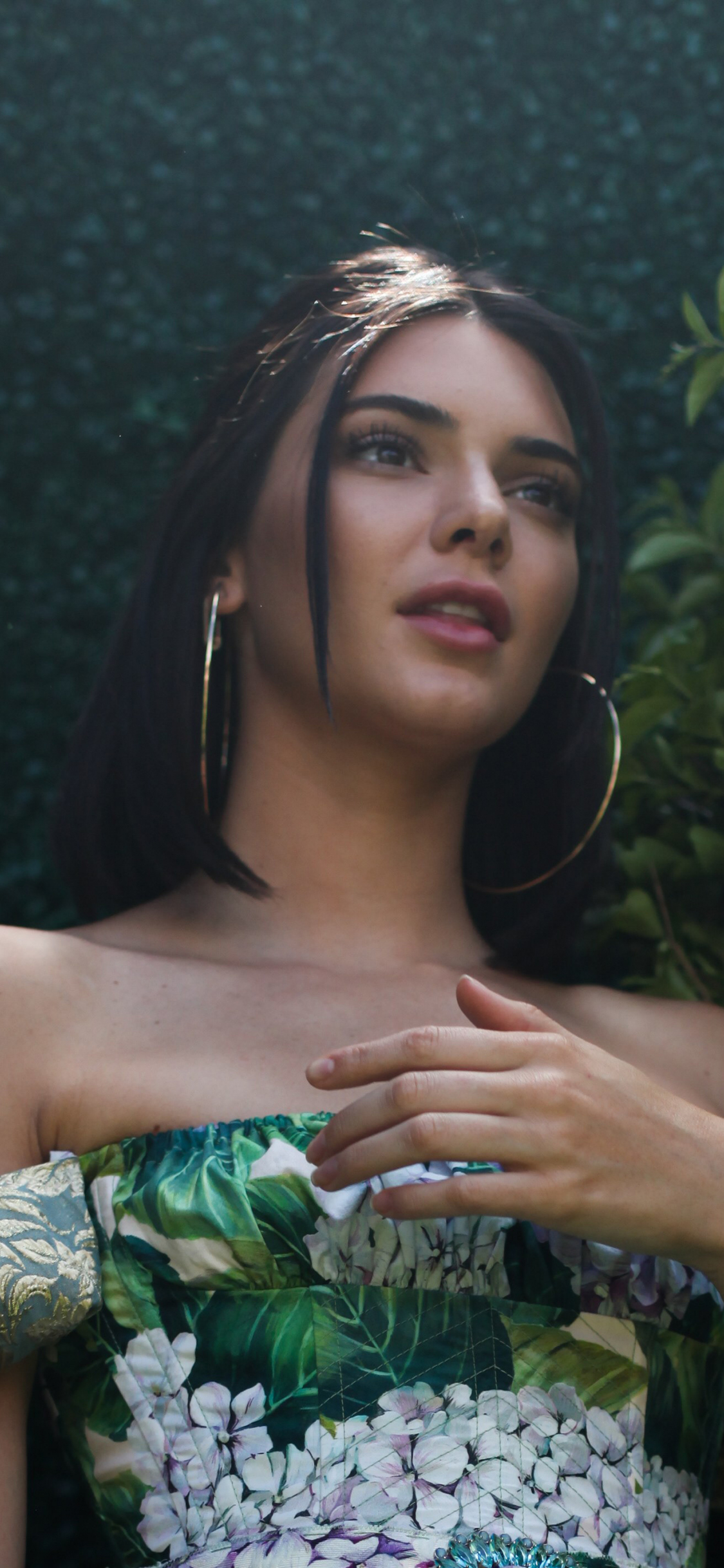 Download wallpaper 1125x2436 kendall