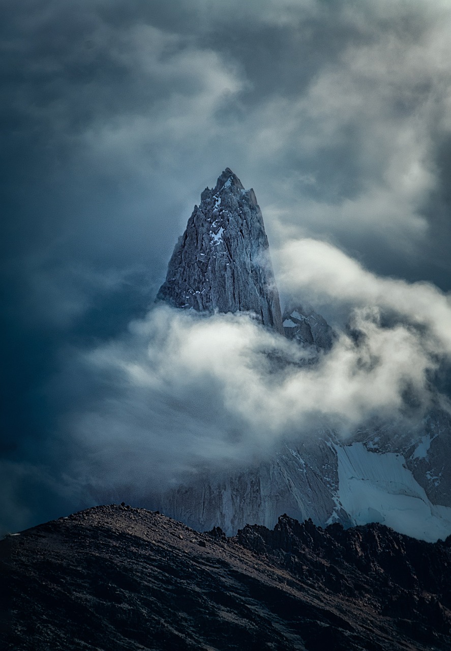 Blue iPhone & iPhone Wallpaper Image