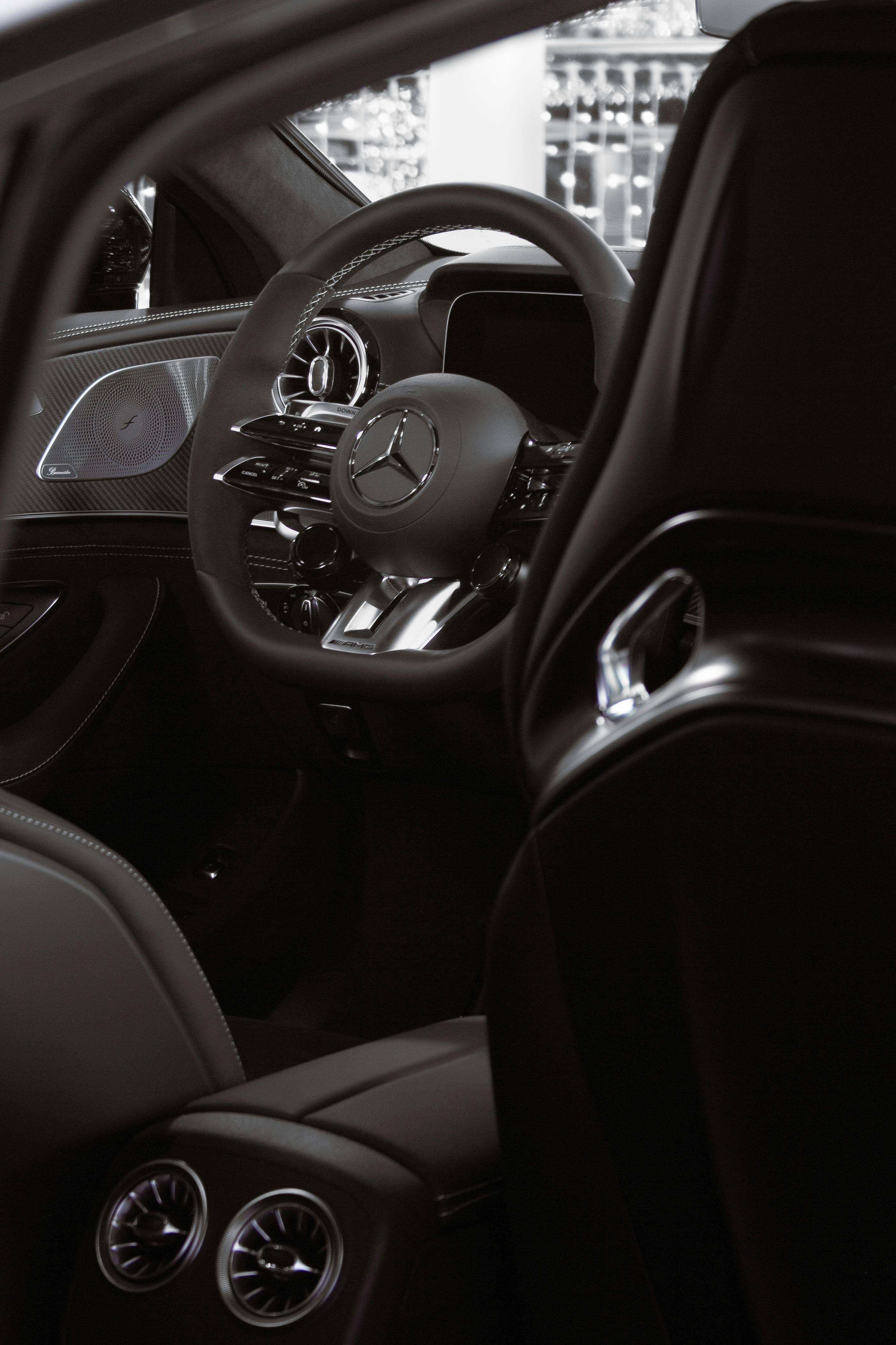 Expensive Car · Free