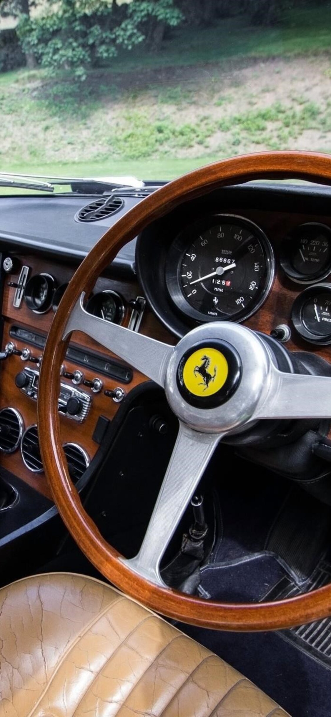 Ferrari 365 GT Interior