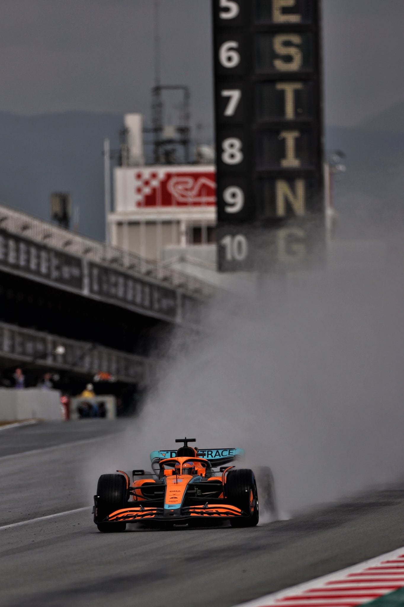 Daniel Ricciardo on track with wet