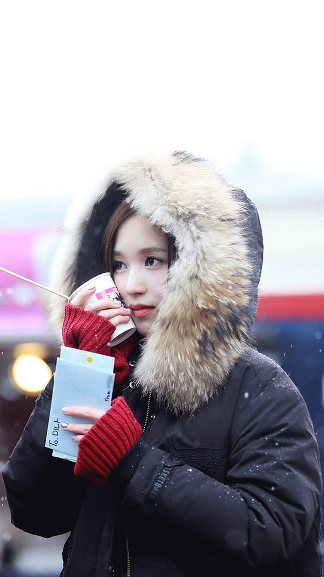 Mina iPhone Wallpaper