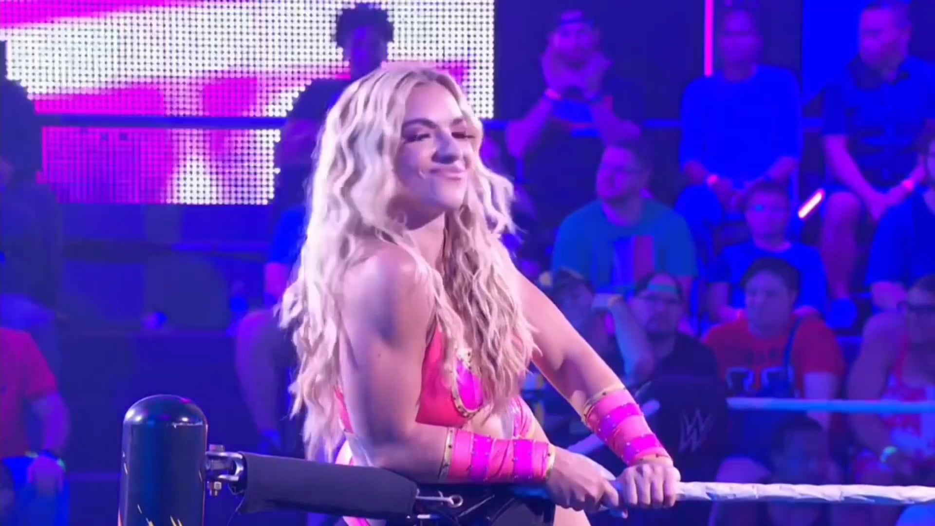 WWE NXT: Lola Vice vs Carlee Bright