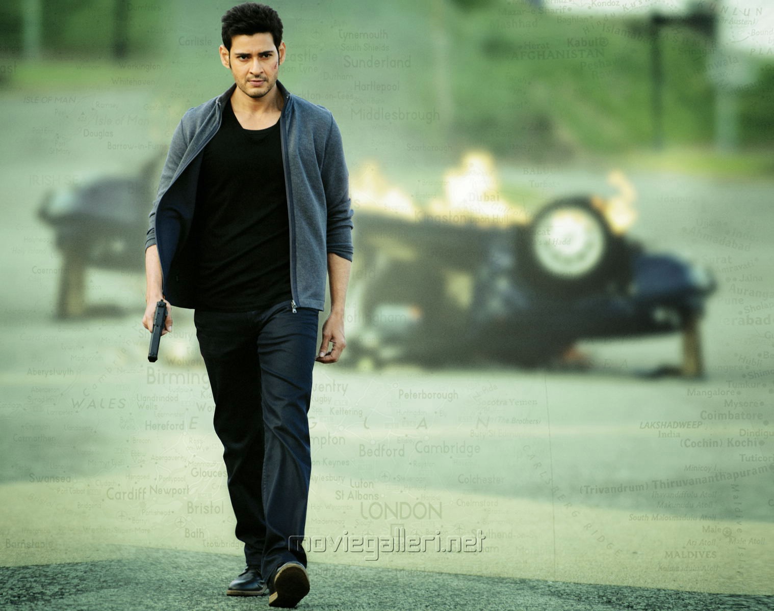 Nenokkadine Mahesh Babu Wallpaper