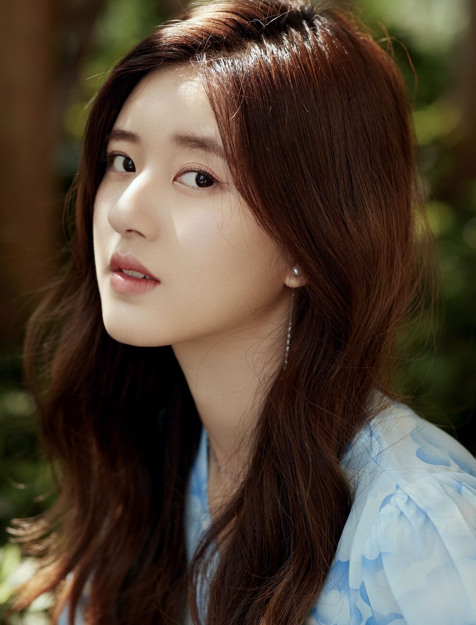 Zhao Lusi poses for photo shoot