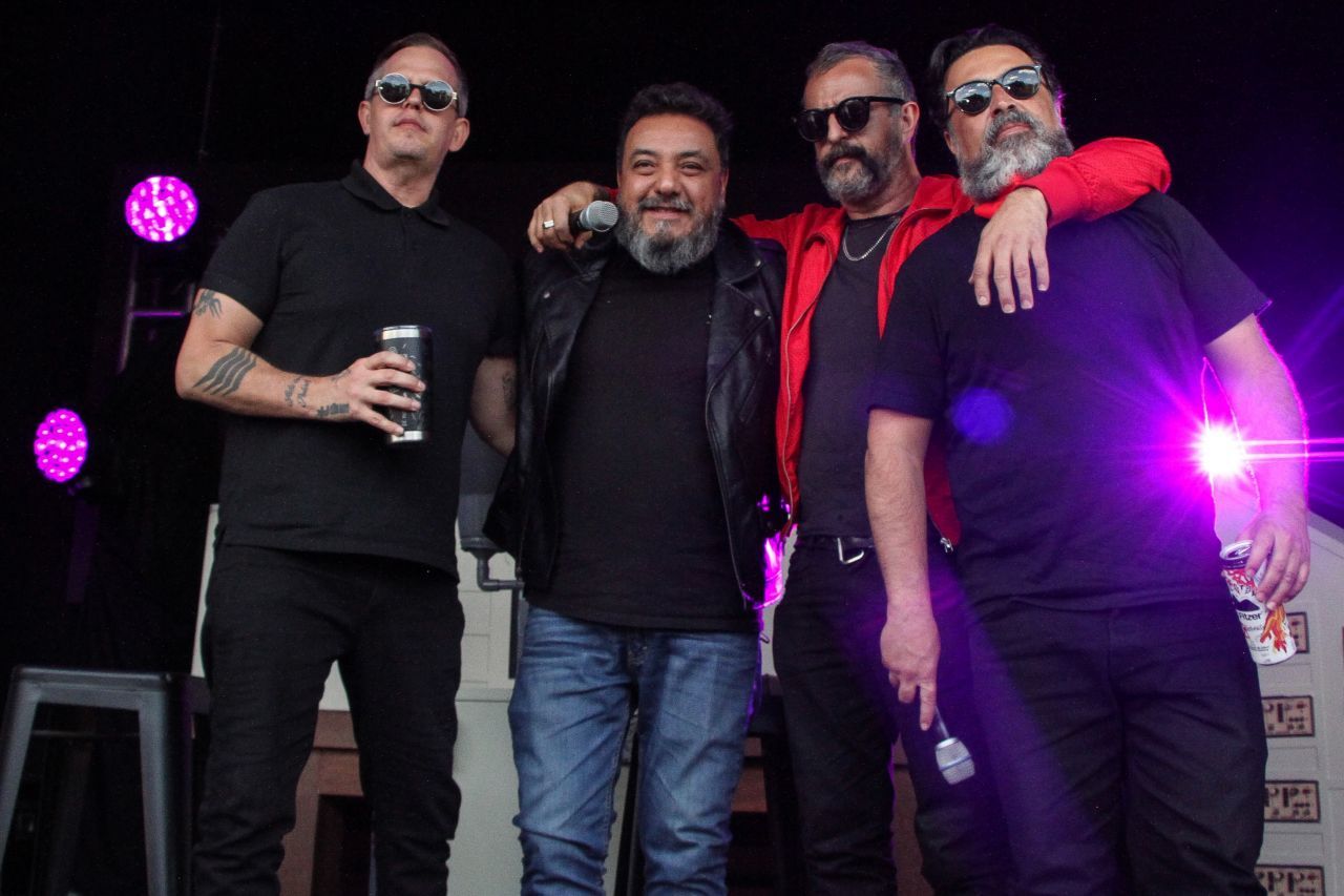 Molotov threw AMLO, Calderon, EPN