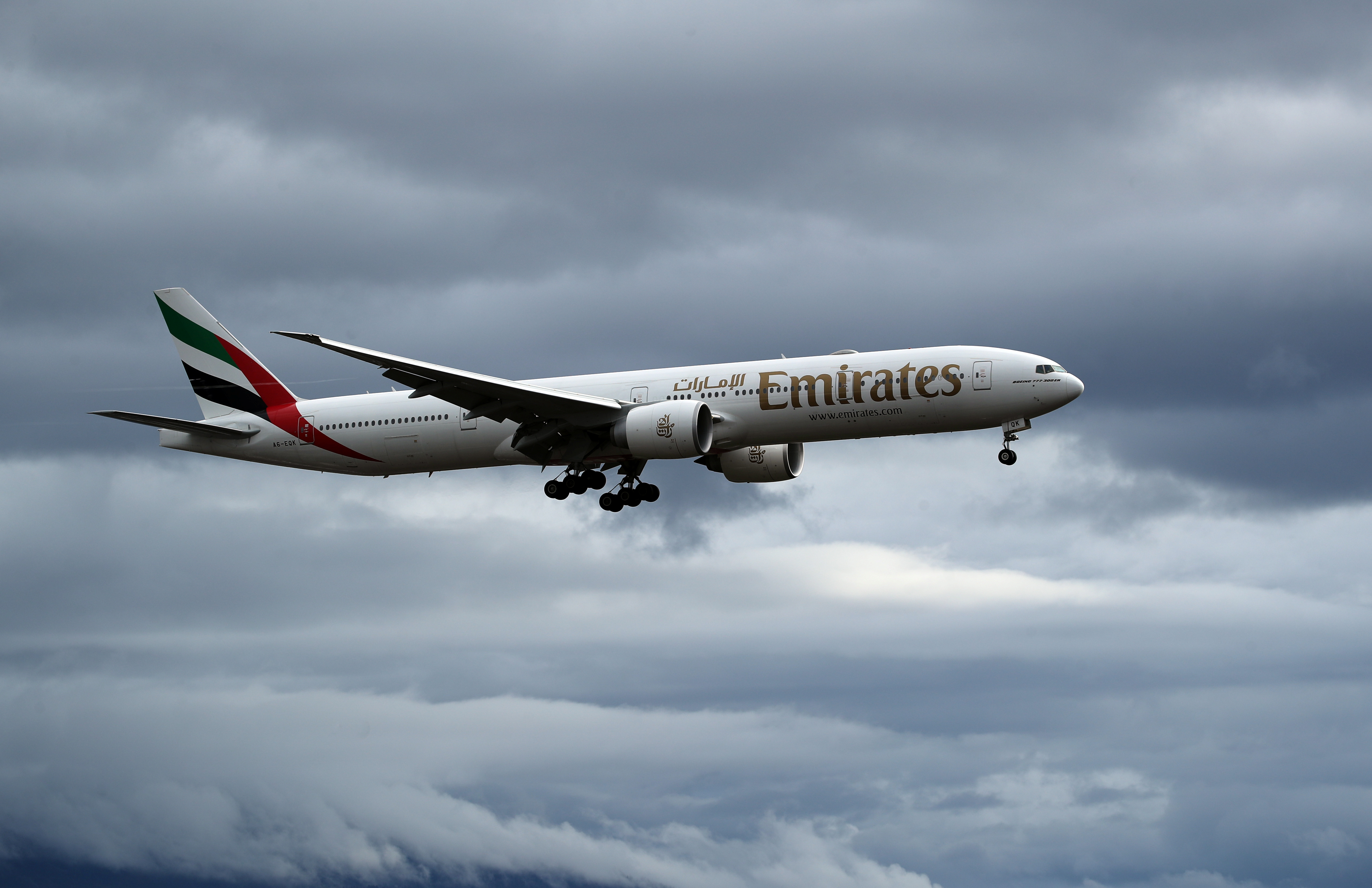 Dubai Airshow jet engine rift