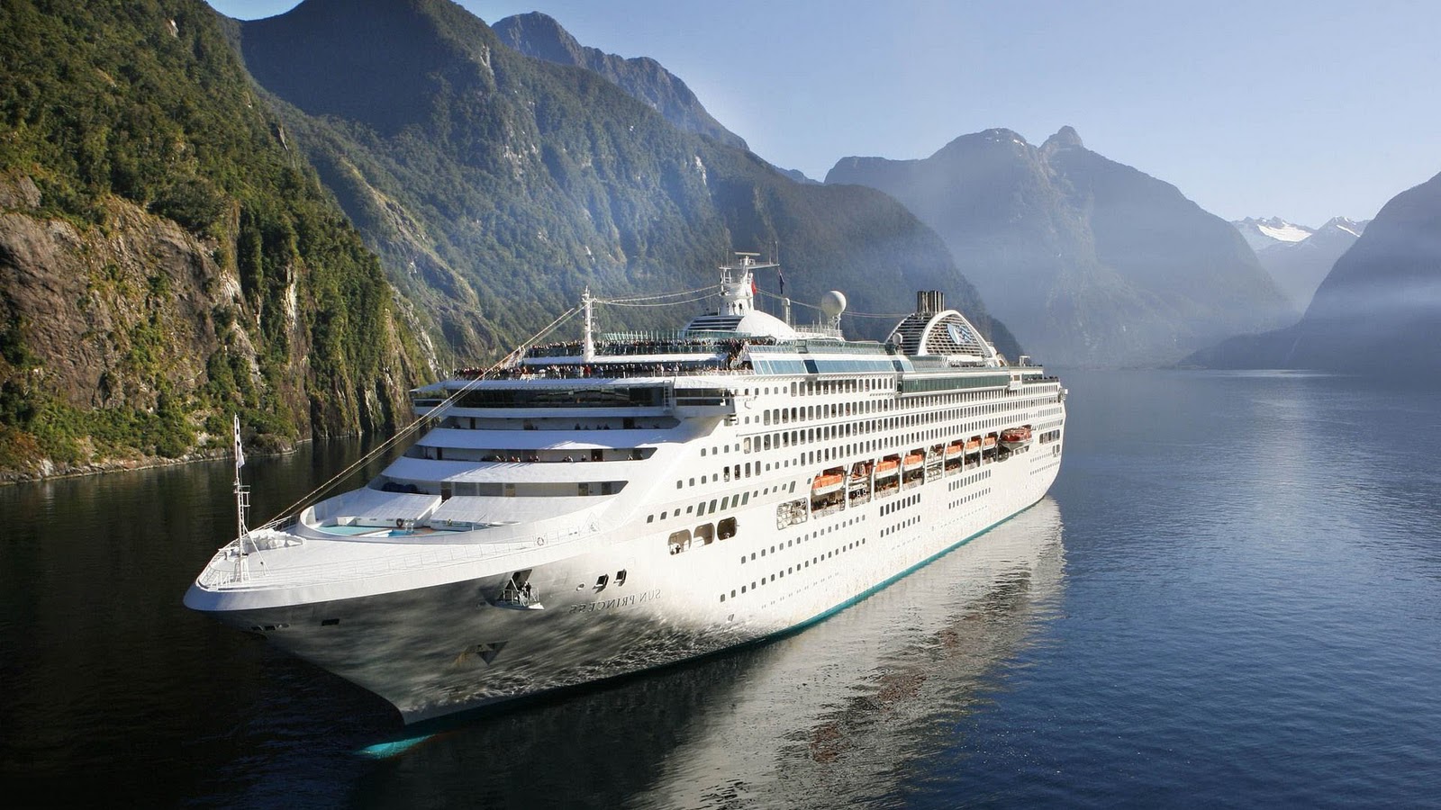 Cruise Ship wallpaper for desktop