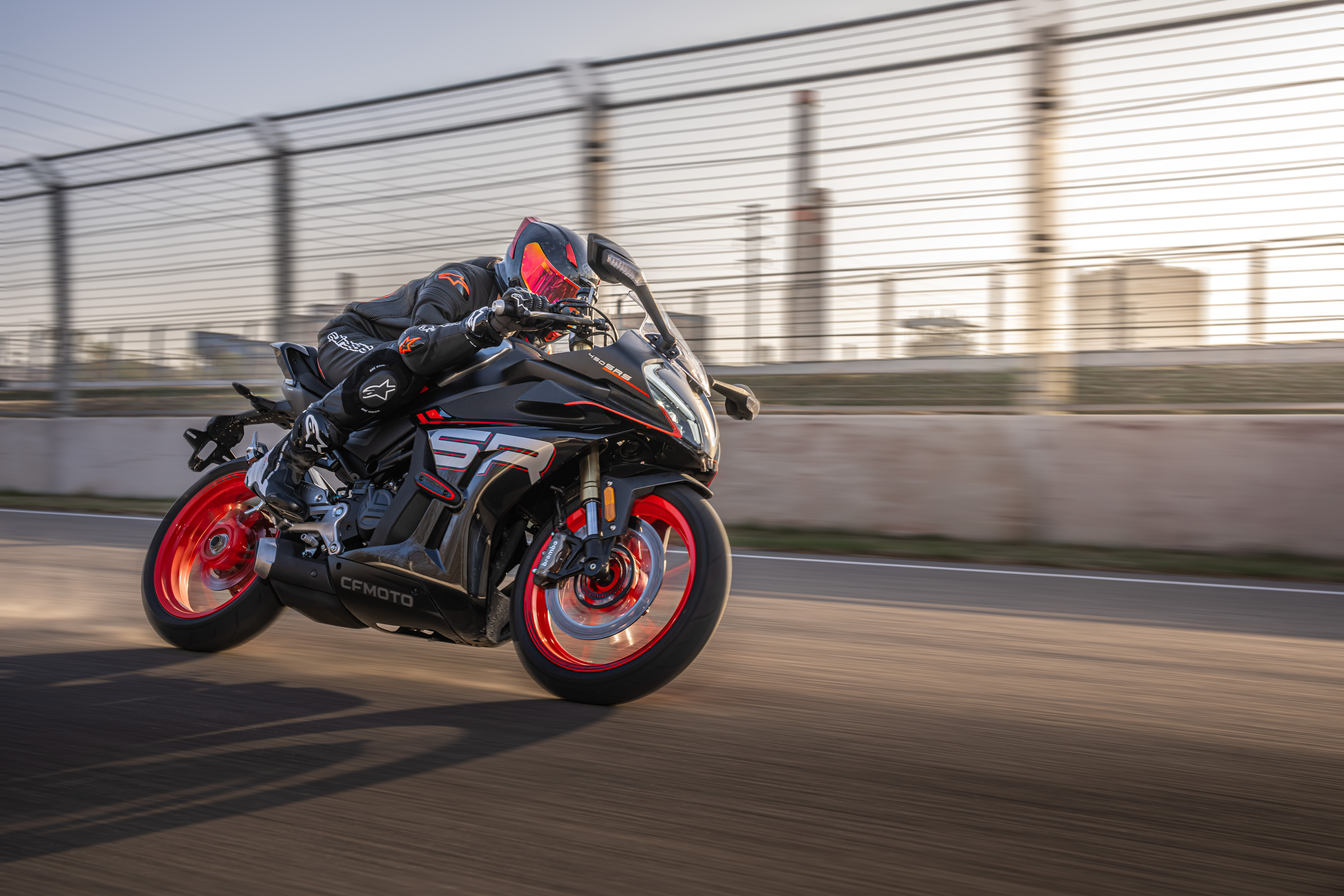 CFMOTO 450SR S: China's mini superbike