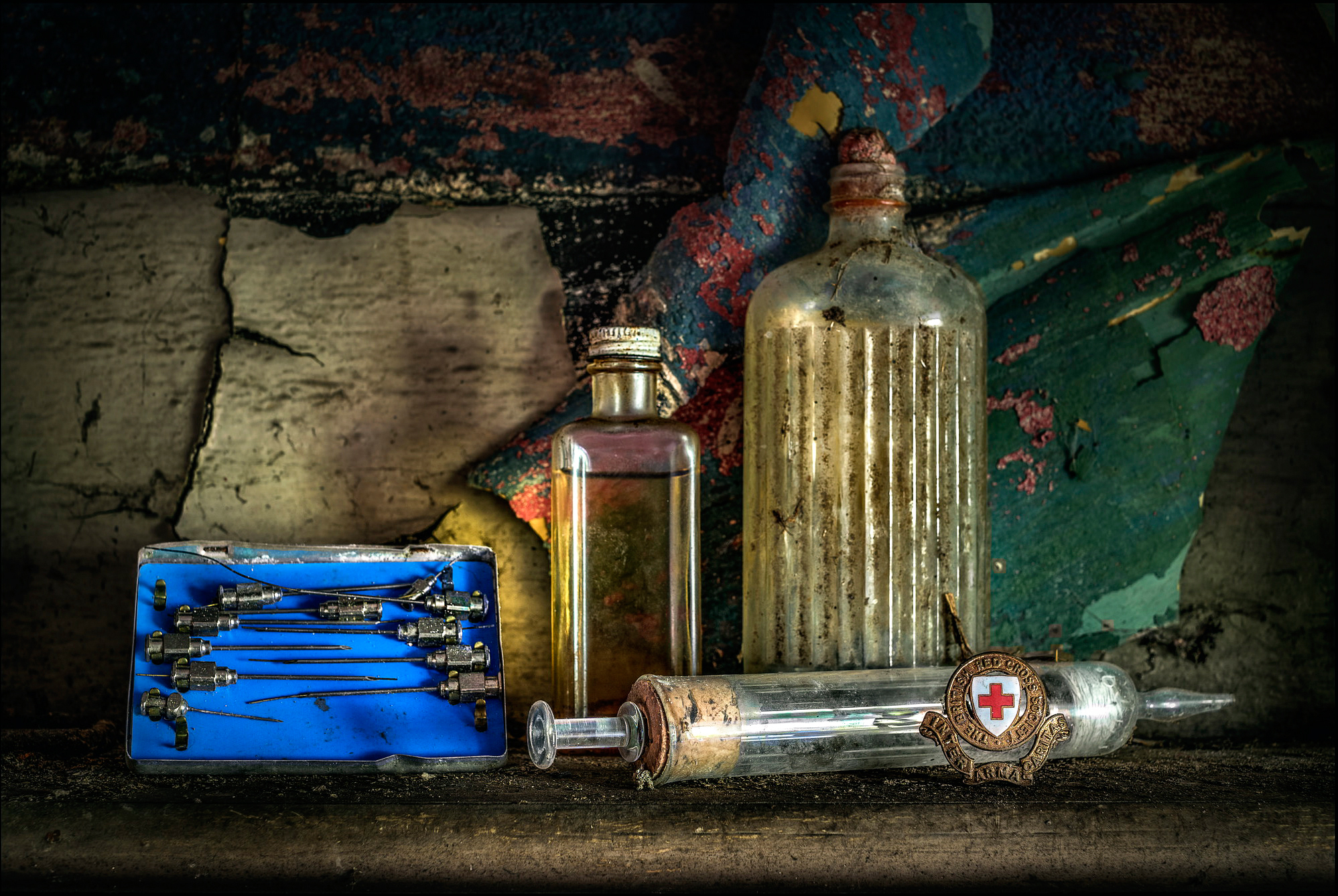 Wallpaper needle, pharmacy, Red cross