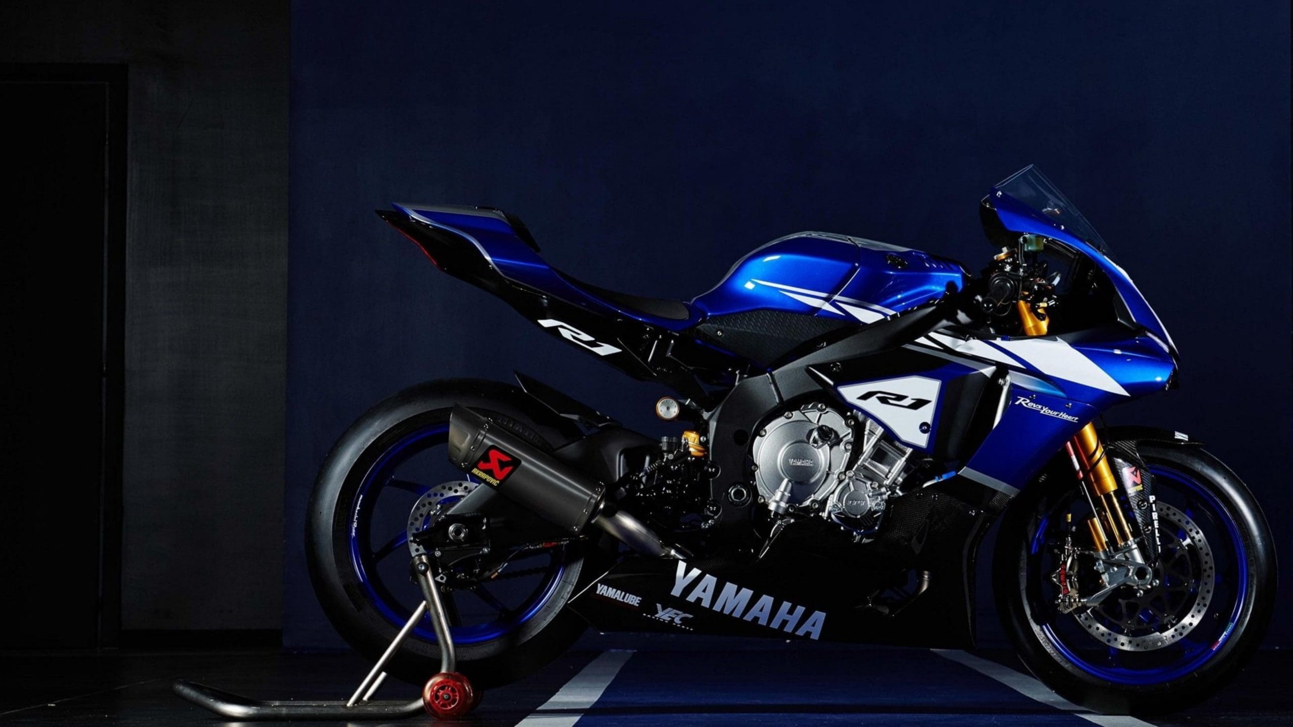 Yamaha Motorcycle [4K] Wallpaper