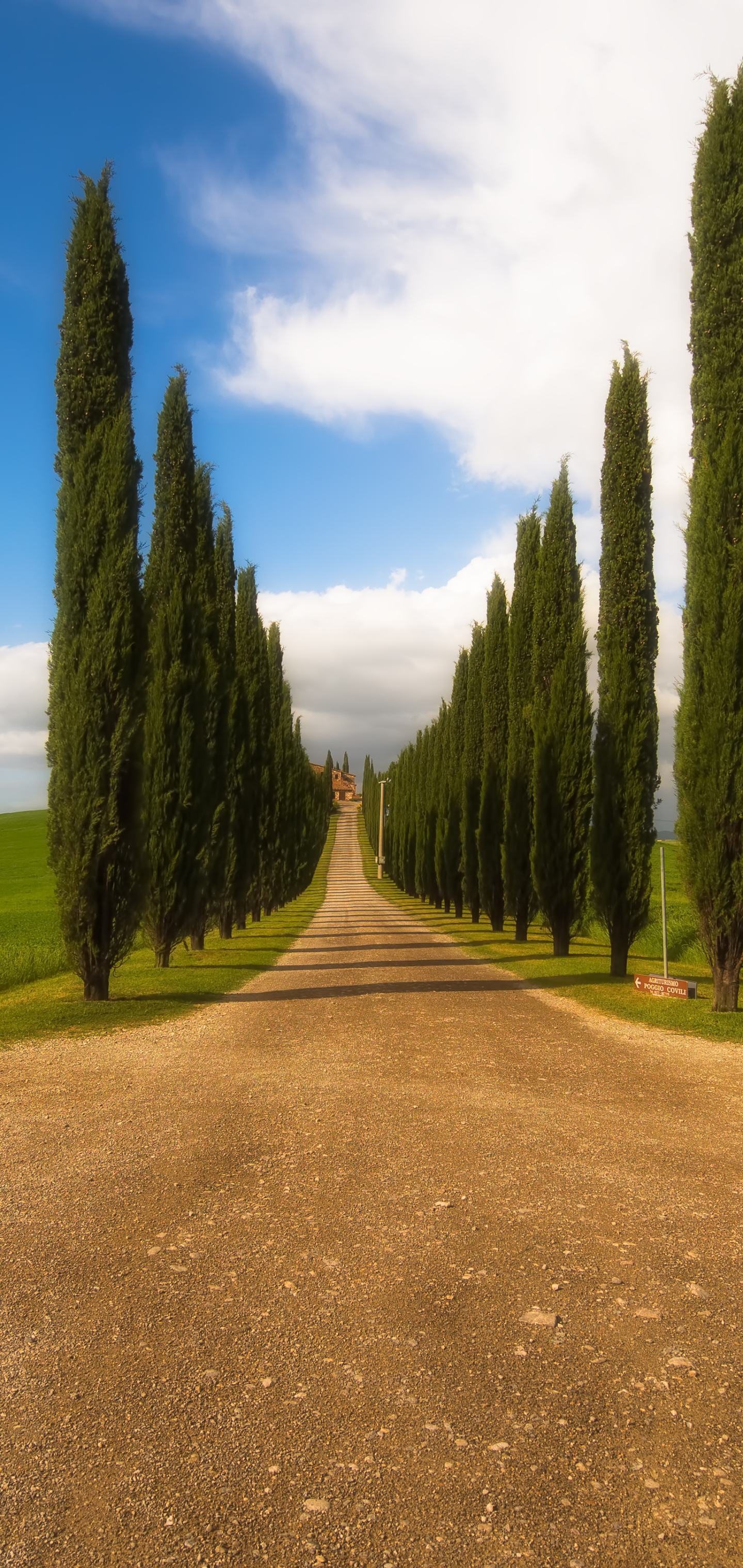 Download Tuscany wallpaper