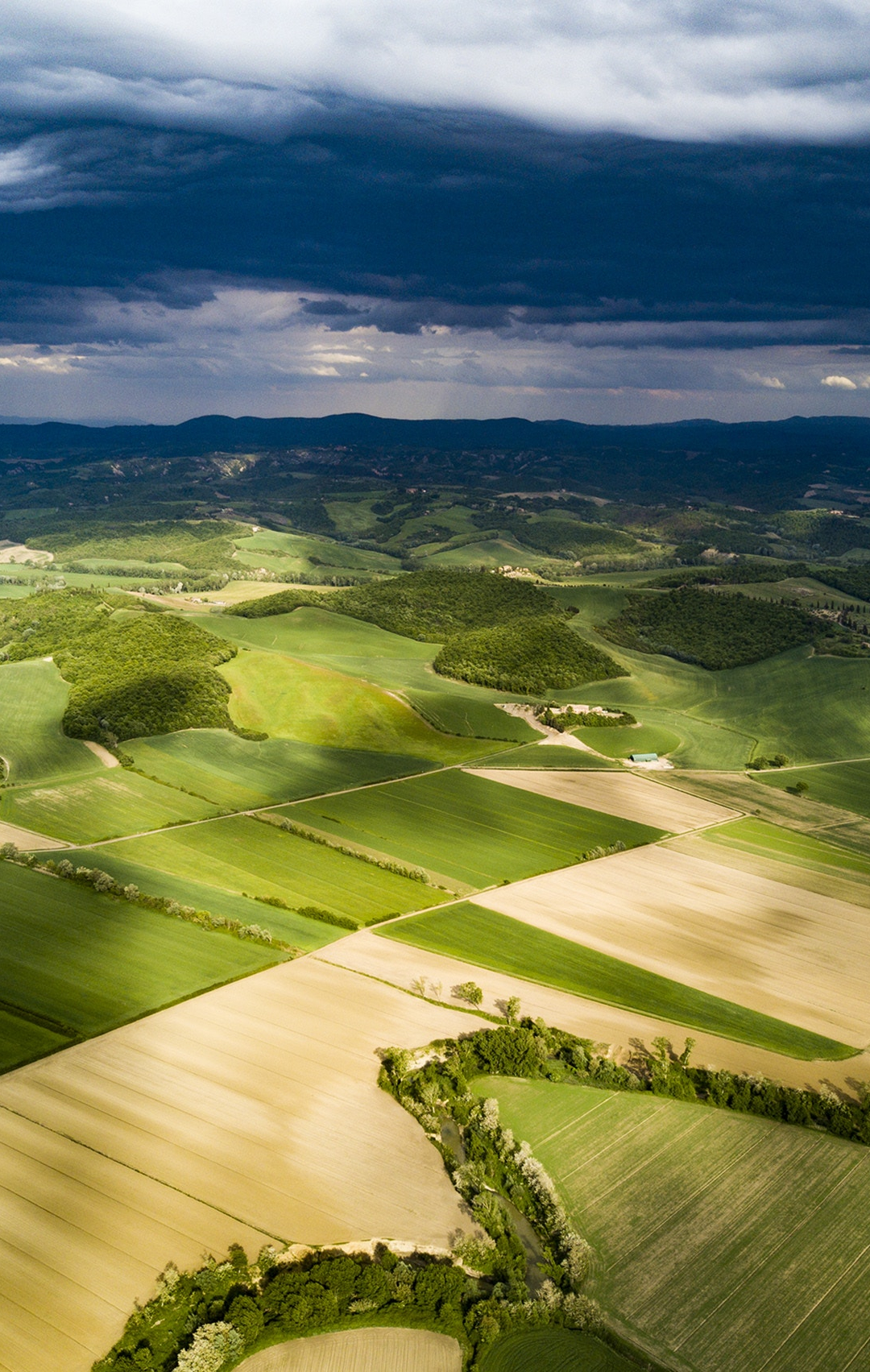 Campagna Toscana iPhone Wallpaper