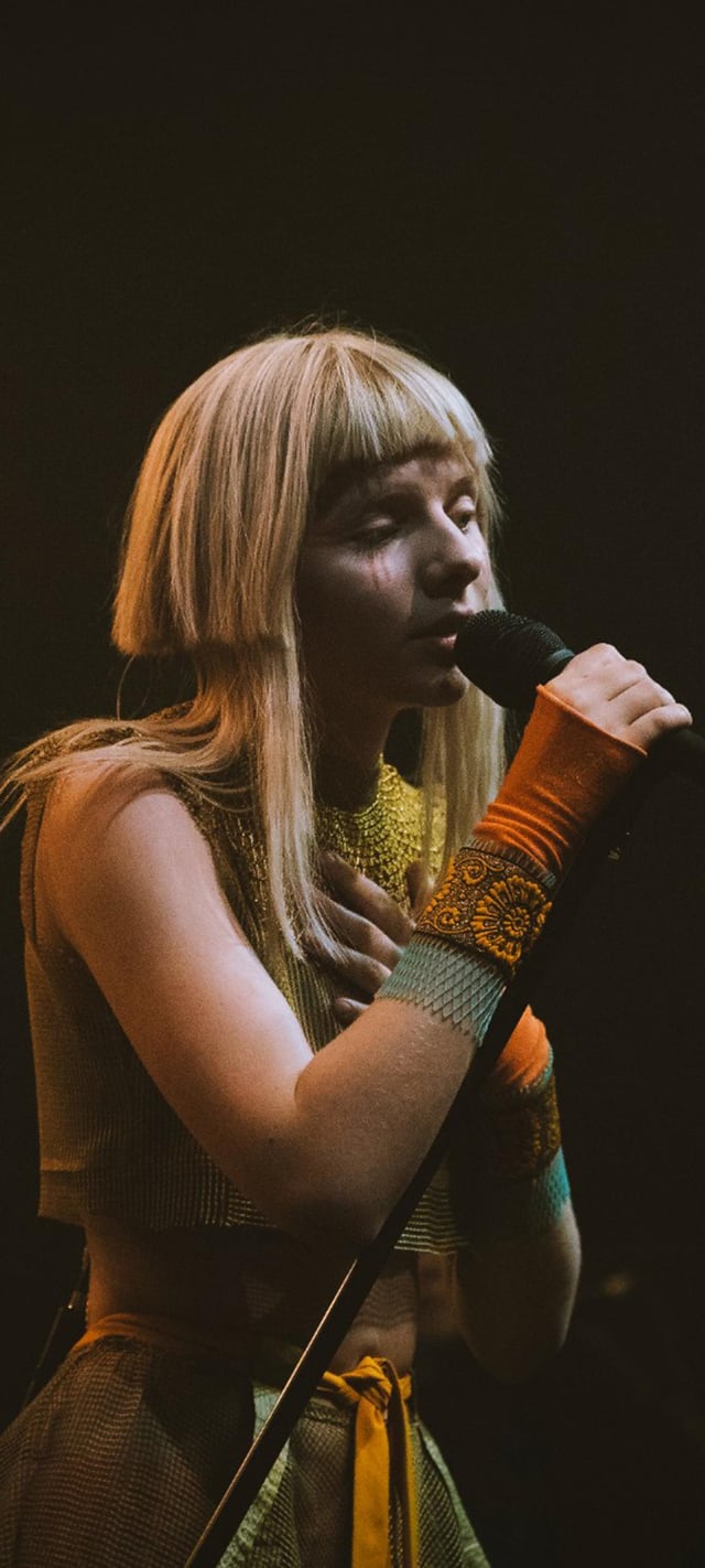 Some Aurora Phone Wallpaper cropped to